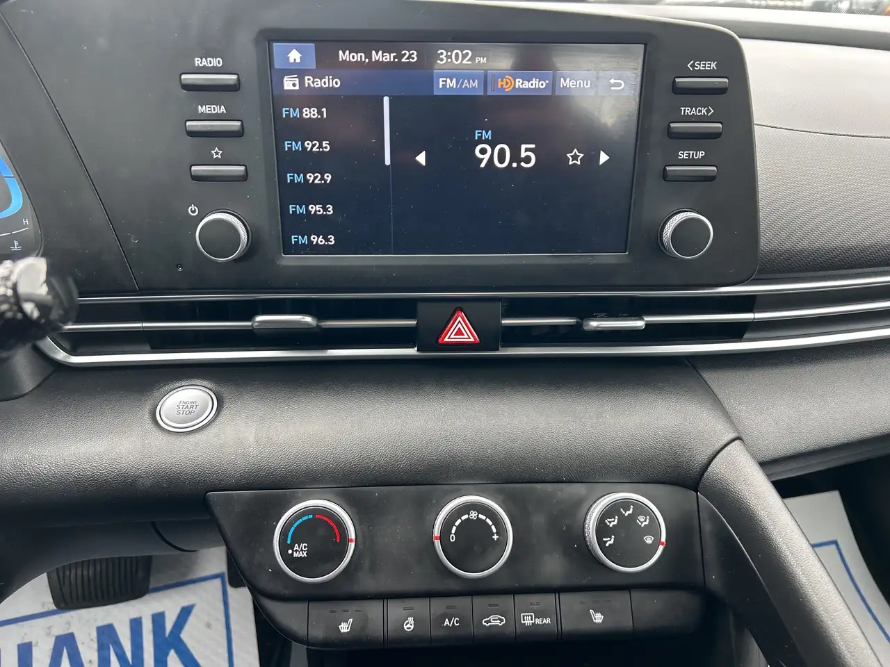 Hyundai ELANTRA снимка Hyundai ELANTRA