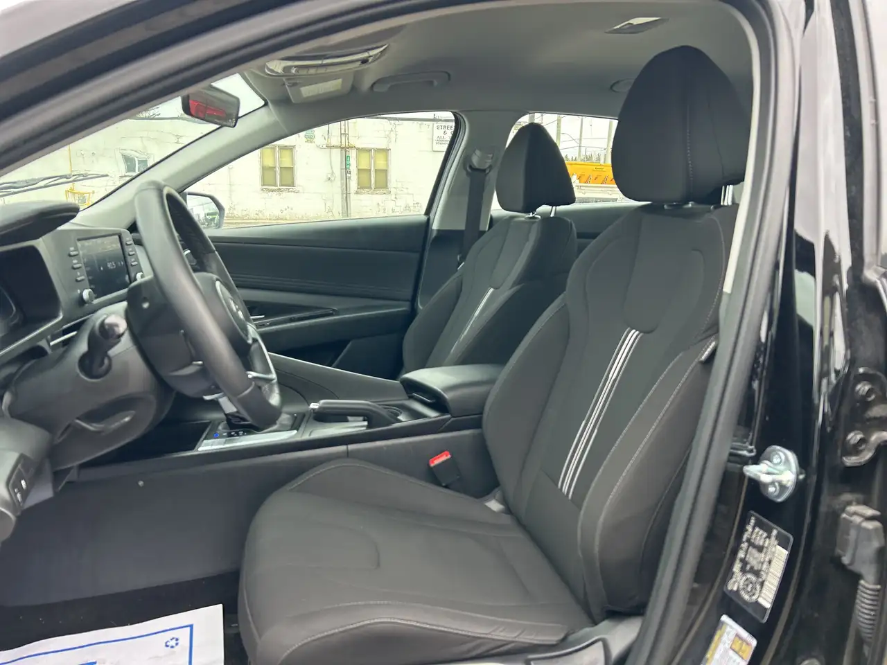 Hyundai ELANTRA снимка Hyundai ELANTRA
