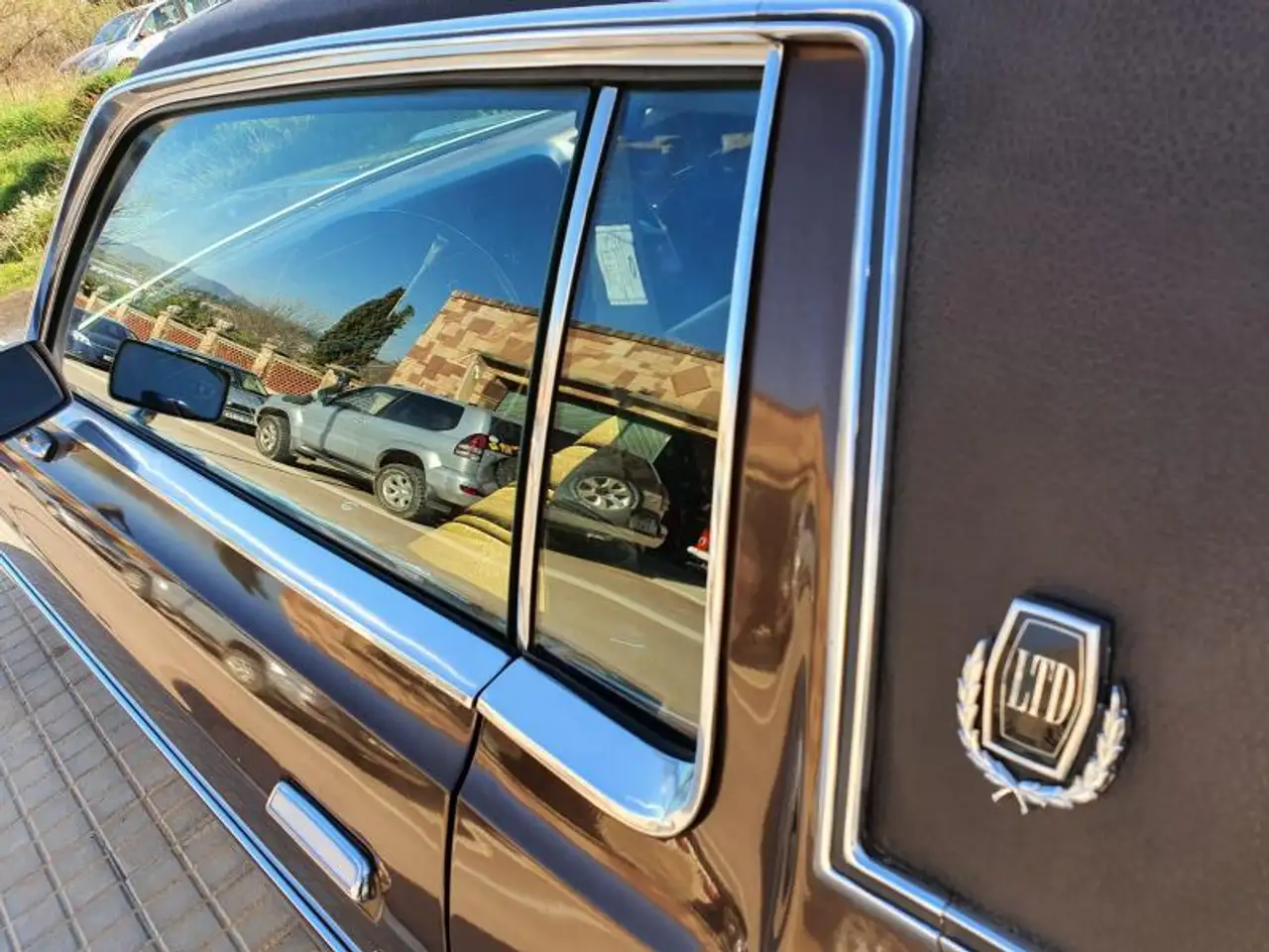 Ford LTD Brougham Coupé, 2p., foto 4