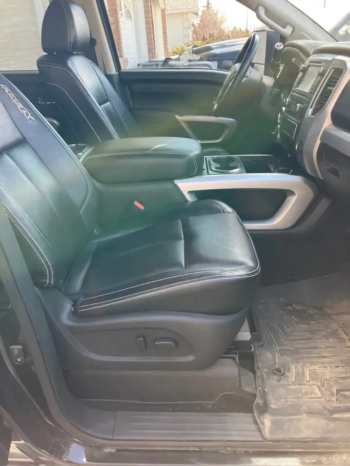 Nissan Titan снимка Nissan Titan