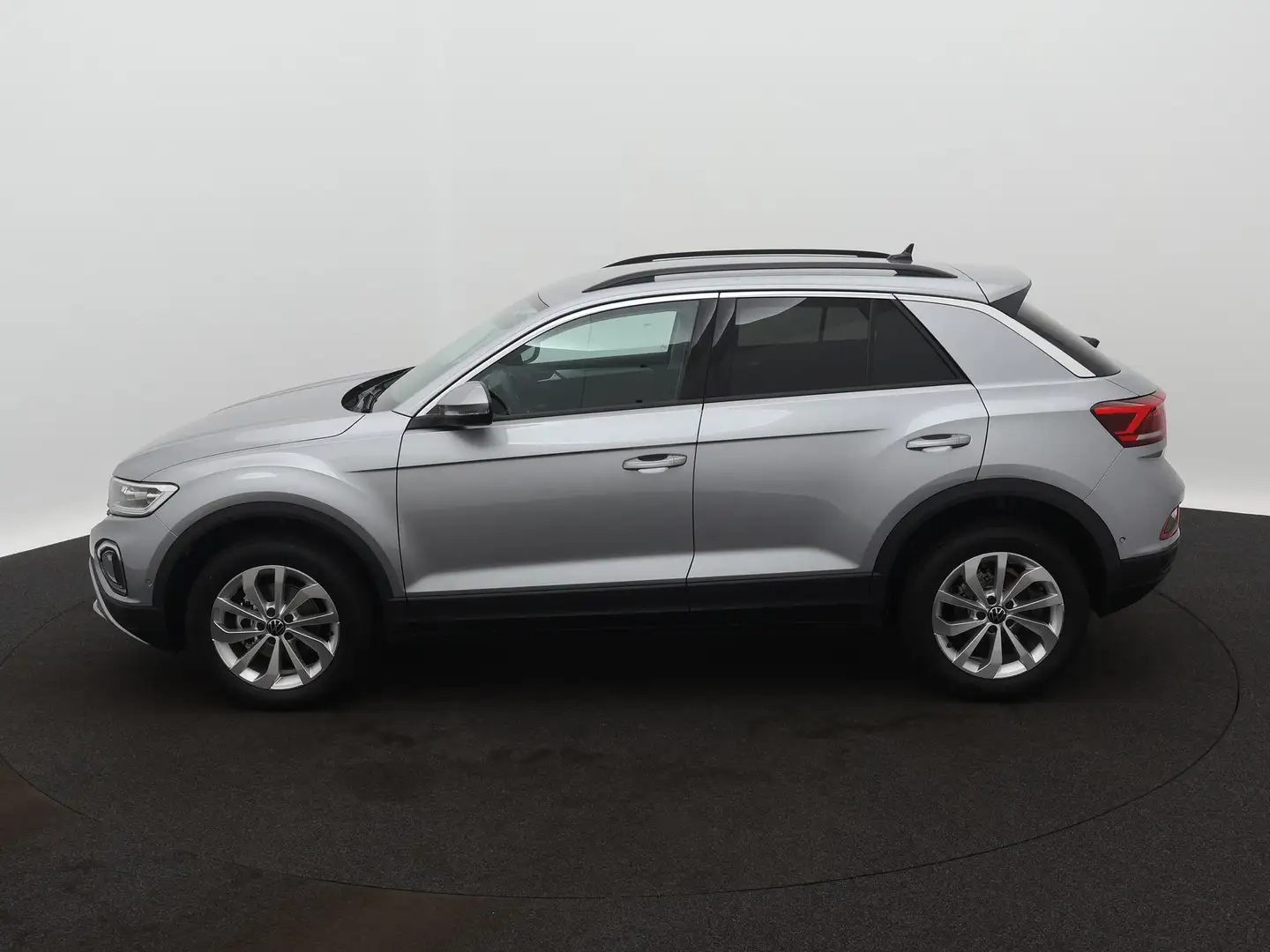 Volkswagen T-Roc 1.0 TSI Life Edition 116 PK | Dodehoek sensoren | Zilver - 2