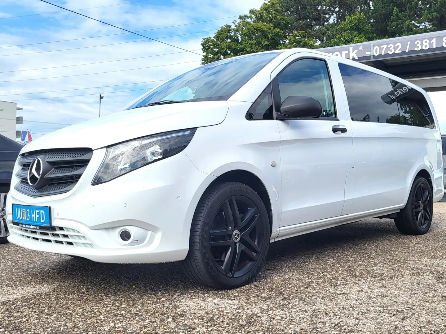 Mercedes-Benz Vito Vito 114 CDI 4MATIC Tourer Lang Aut. SELECT Weiß - 2