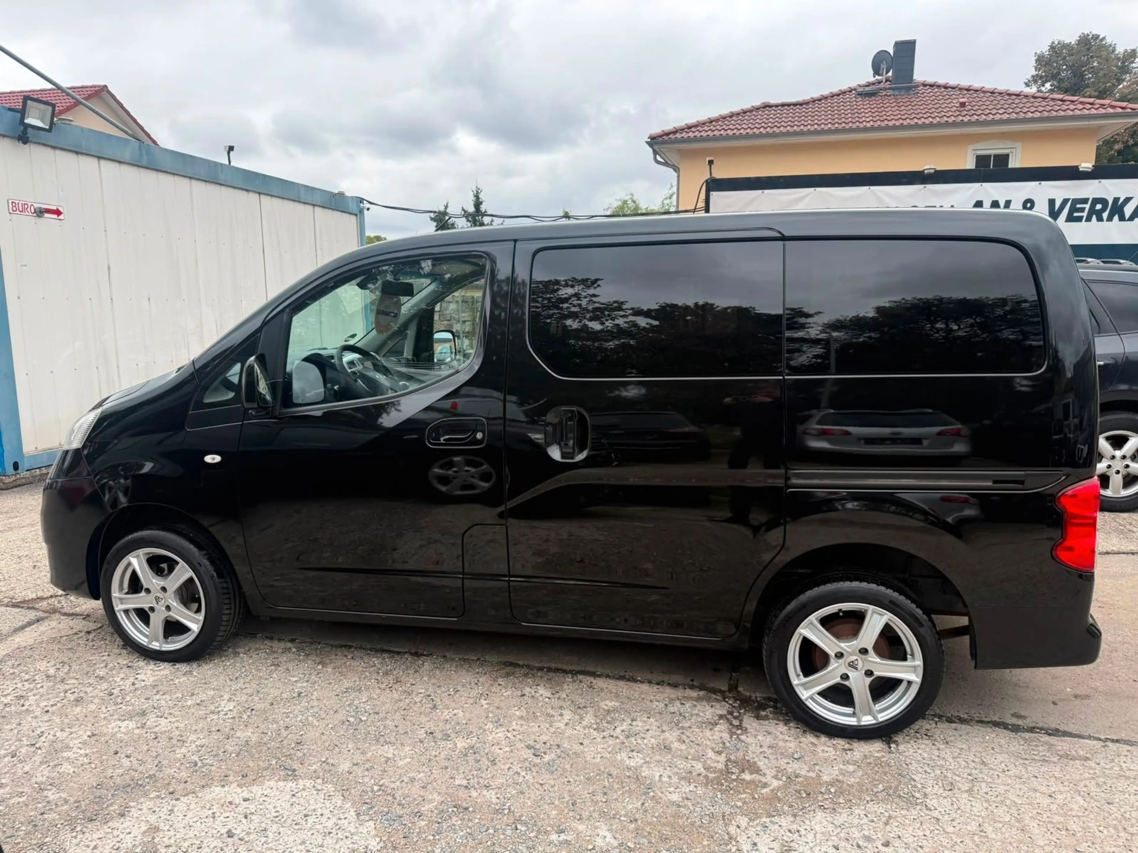 Nissan NV200 /Evalia Premium*7 SITZE*TUV NEU*TOP*AHK* — photo 2