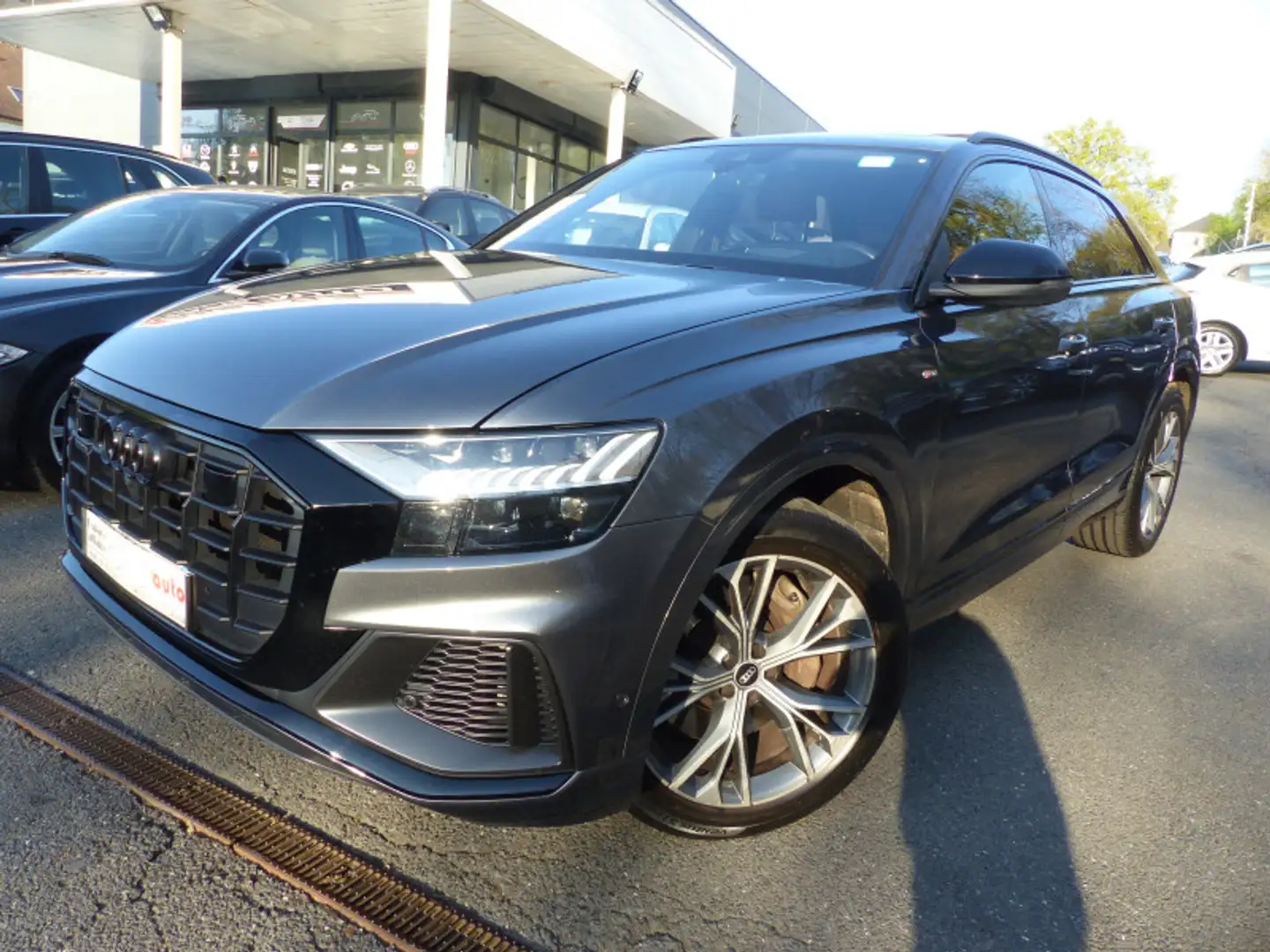 Audi Q8 55 TFSI E 381CH AVUS EXTENDED S-LINE QUATTRO TIPTR Gris - 1