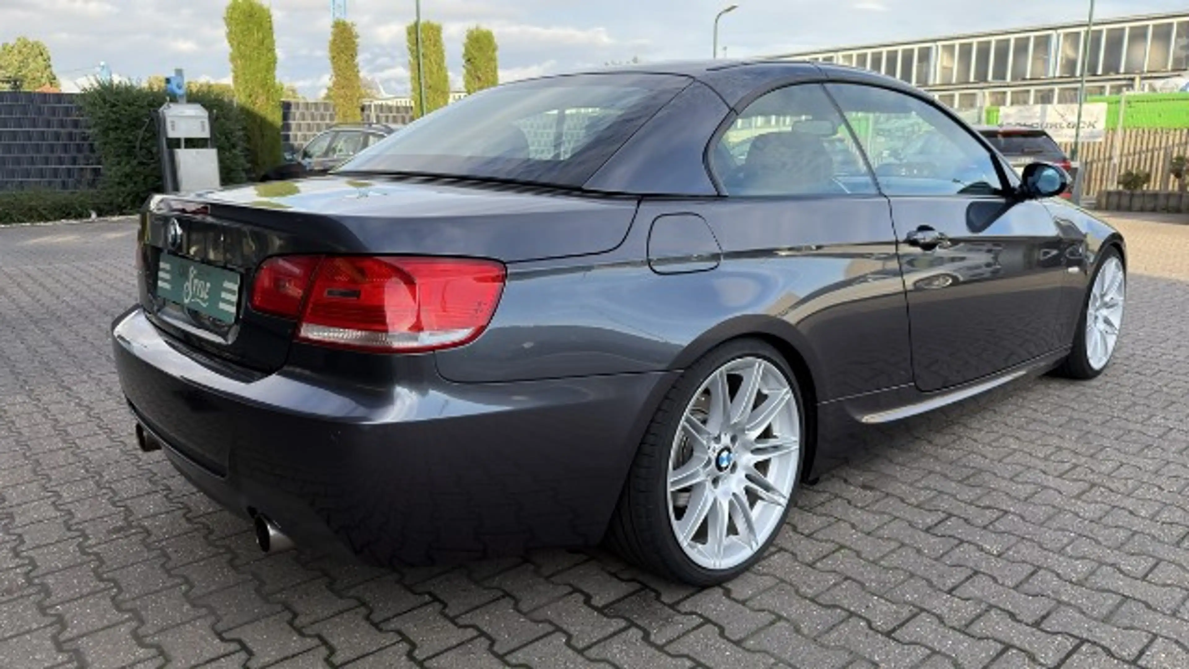 BMW 325 i Cabrio M Sport Paket HiFi SHZ 19" — photo 3