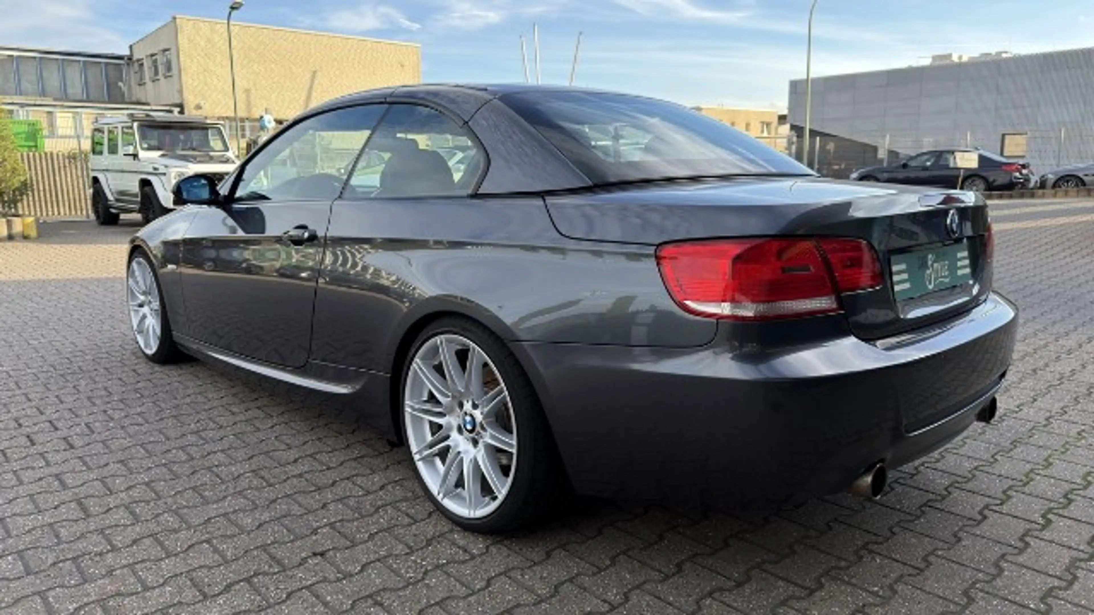BMW 325 i Cabrio M Sport Paket HiFi SHZ 19" — photo 7