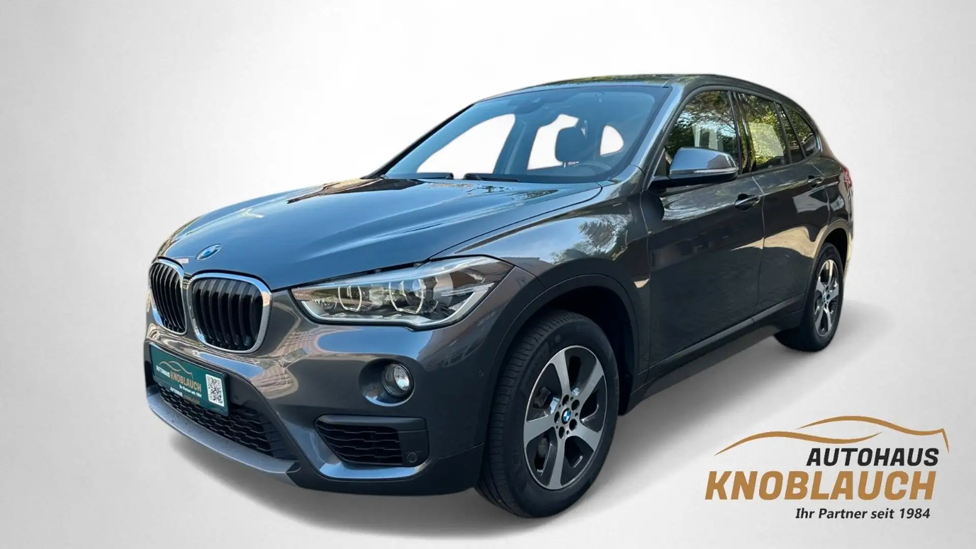 BMW X1 xDrive 18 d **8xAlu, Navi, LED, AHK, SHZ** Grijs - 1