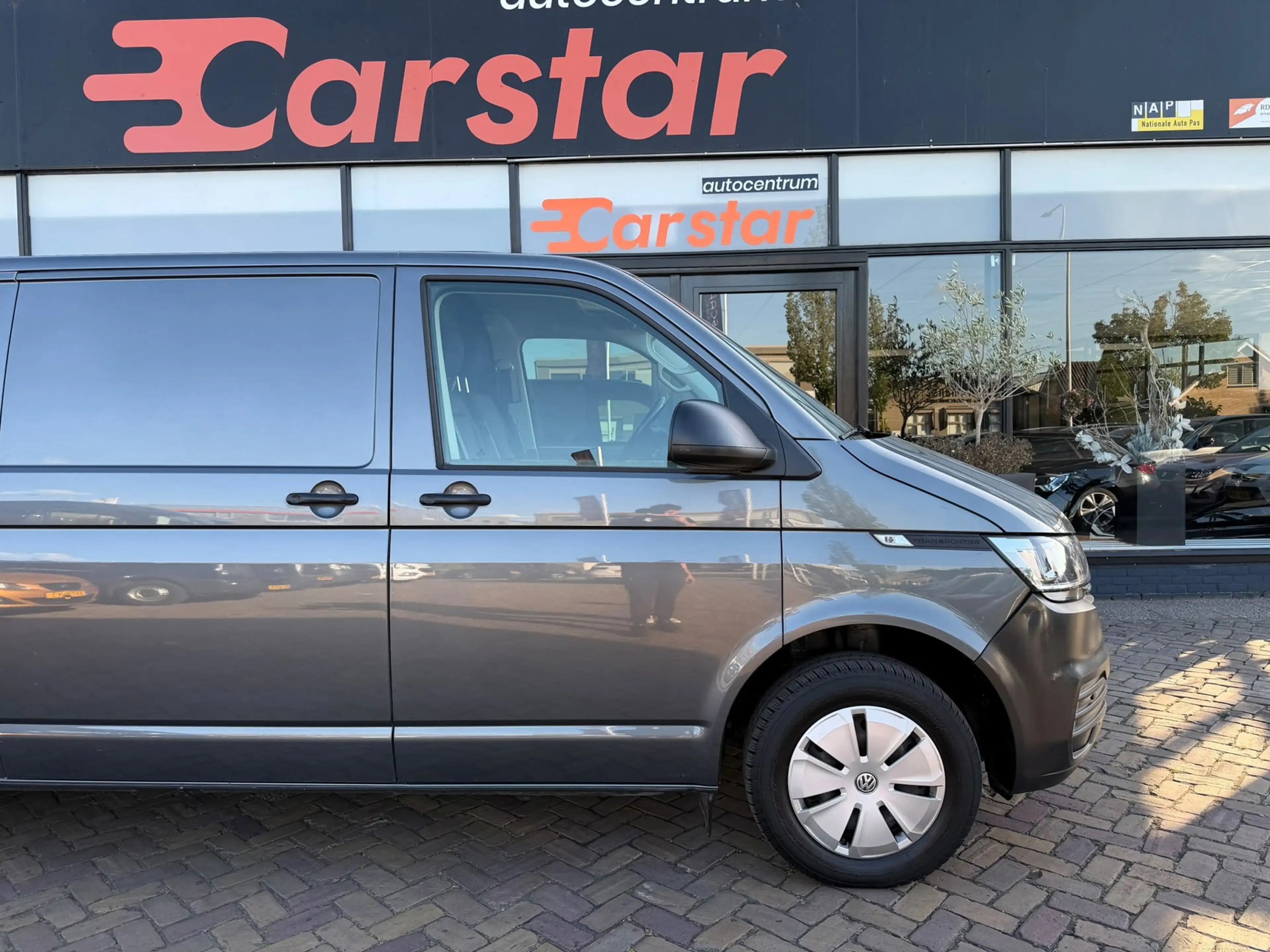 Volkswagen Transporter 2.0 TDI L2H1 28 Highline|PDC|CRUISE|CARPLAY — photo 7