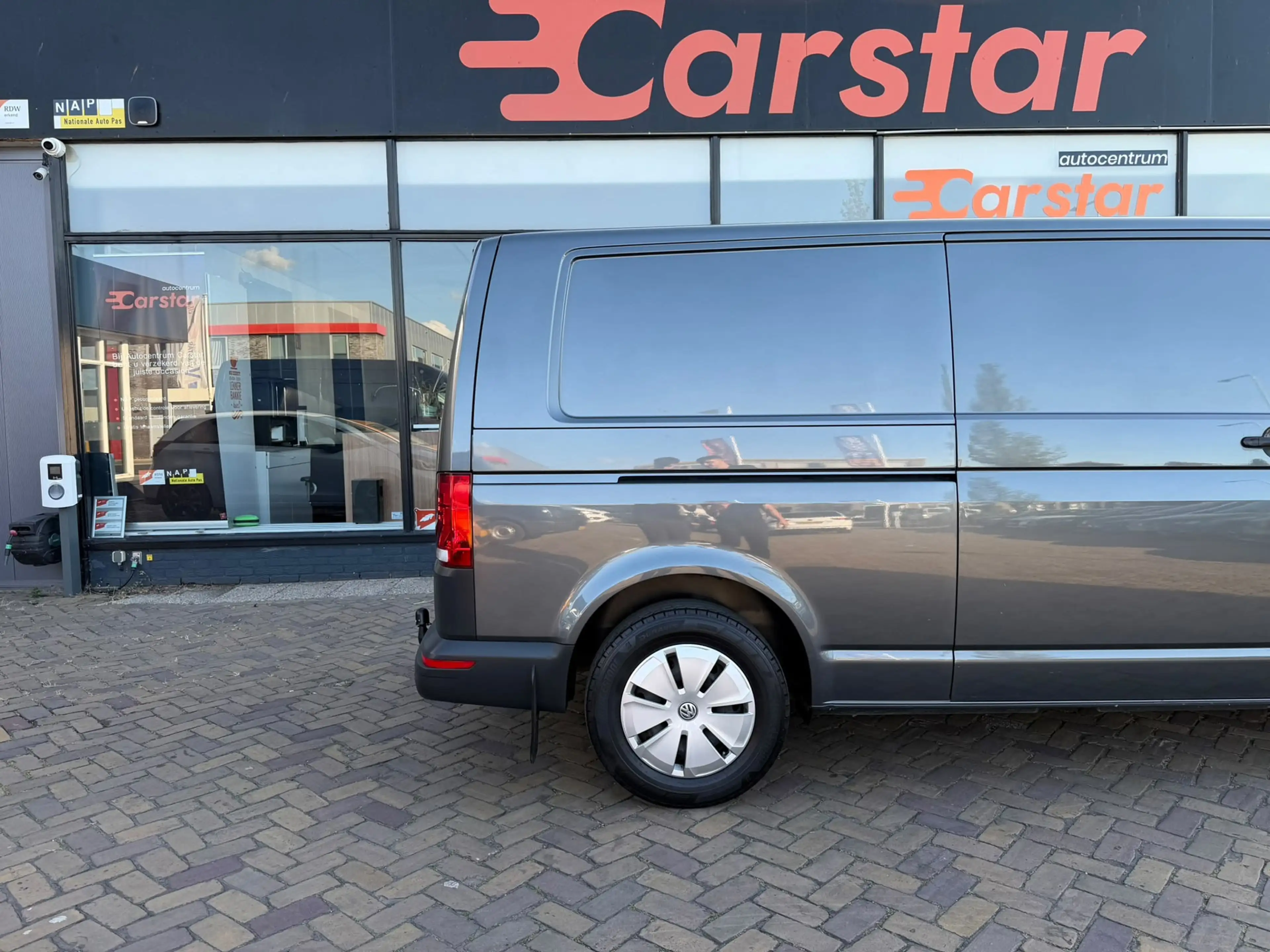 Volkswagen Transporter 2.0 TDI L2H1 28 Highline|PDC|CRUISE|CARPLAY — photo 6