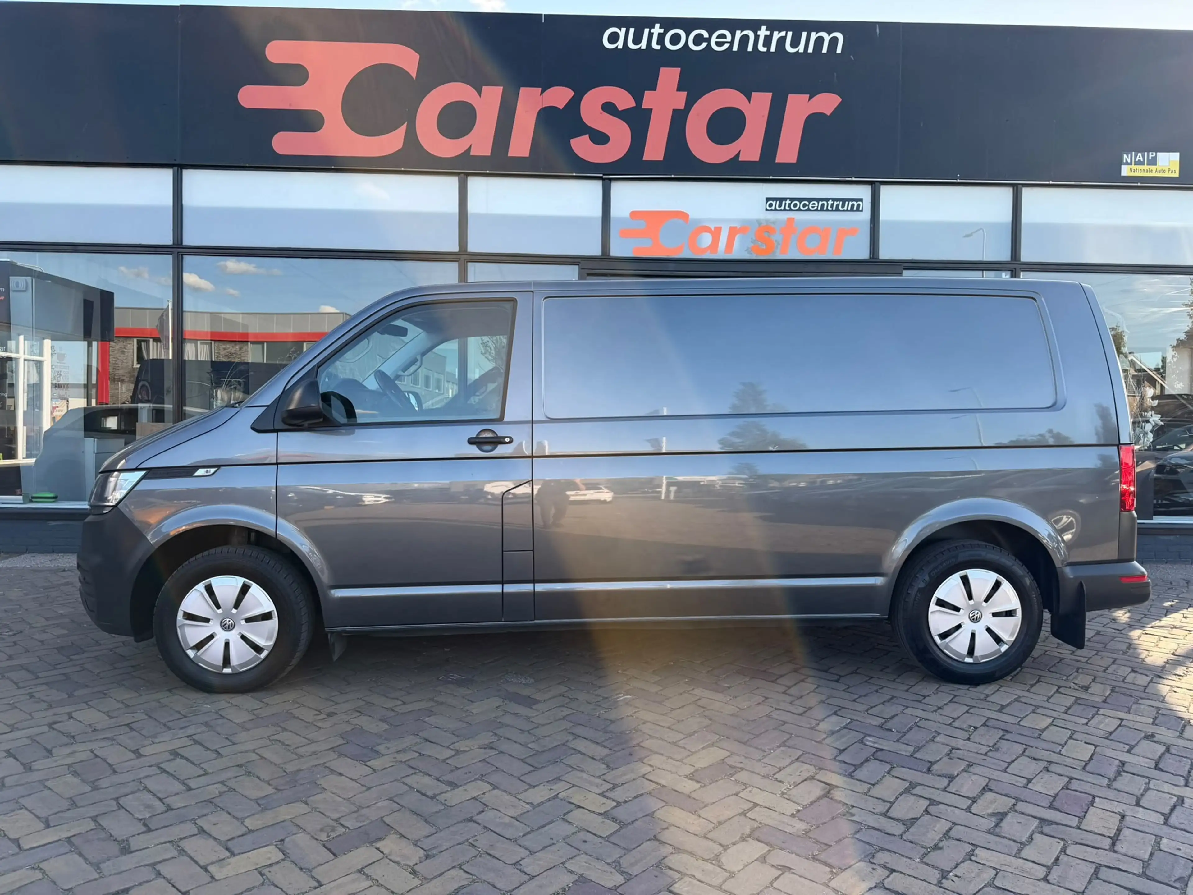 Volkswagen Transporter 2.0 TDI L2H1 28 Highline|PDC|CRUISE|CARPLAY — photo 11