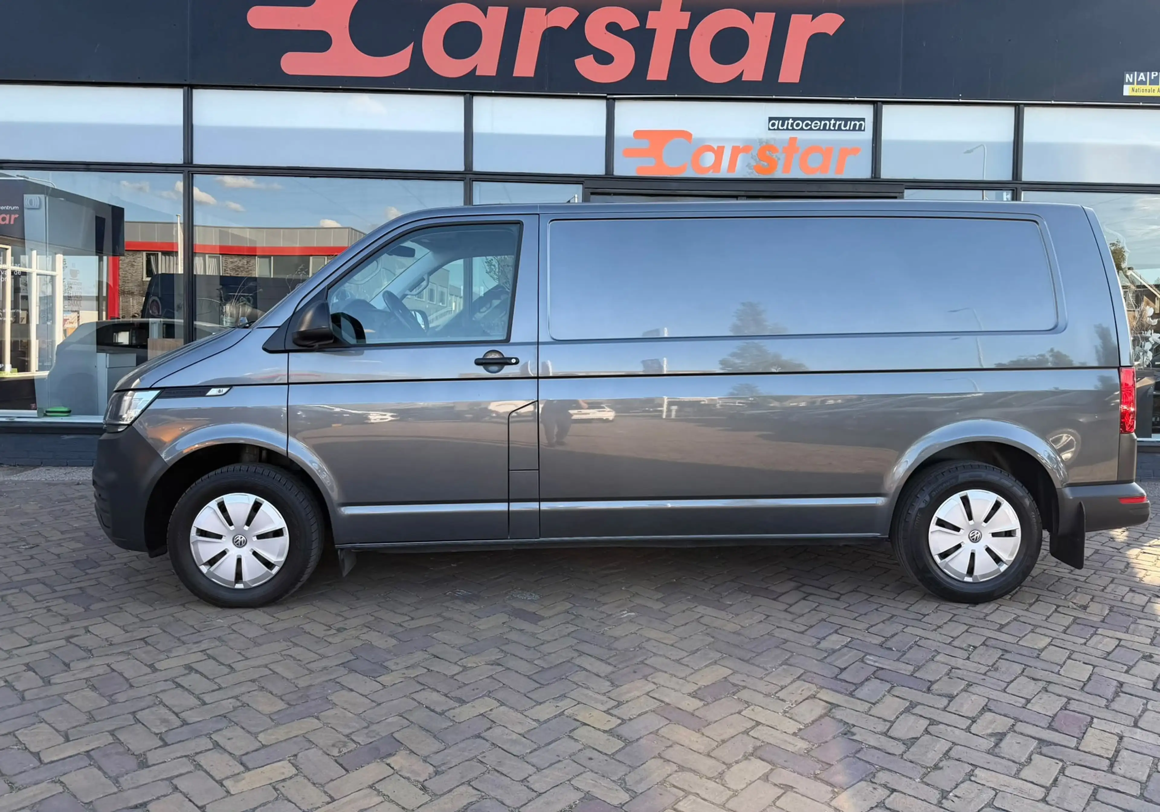 Volkswagen Transporter 2.0 TDI L2H1 28 Highline|PDC|CRUISE|CARPLAY — photo 12