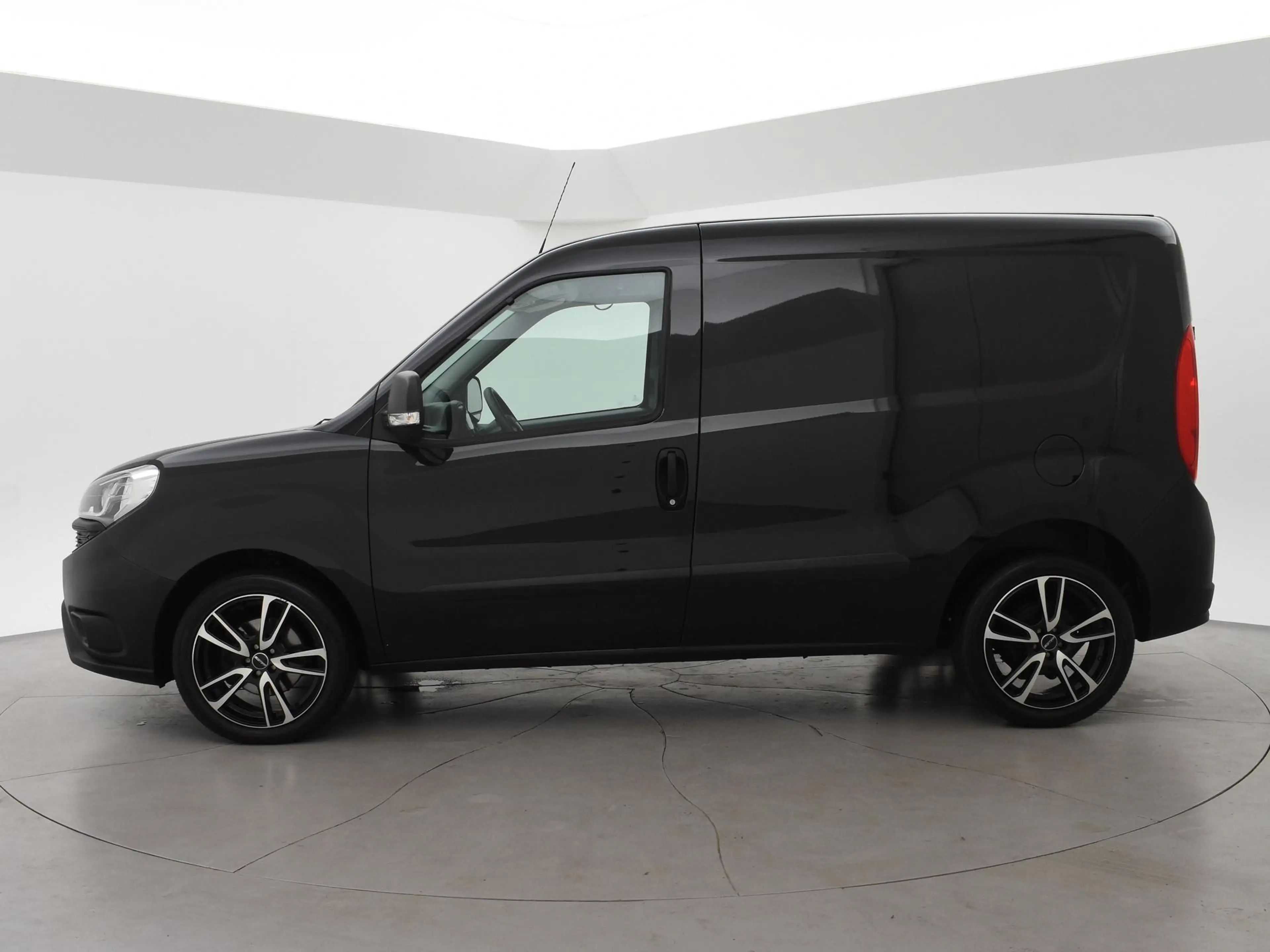 Fiat Doblo Cargo 1.3 MJ ACTUAL EURO 6 + TREKHAAK | 17 INCH | — photo 5