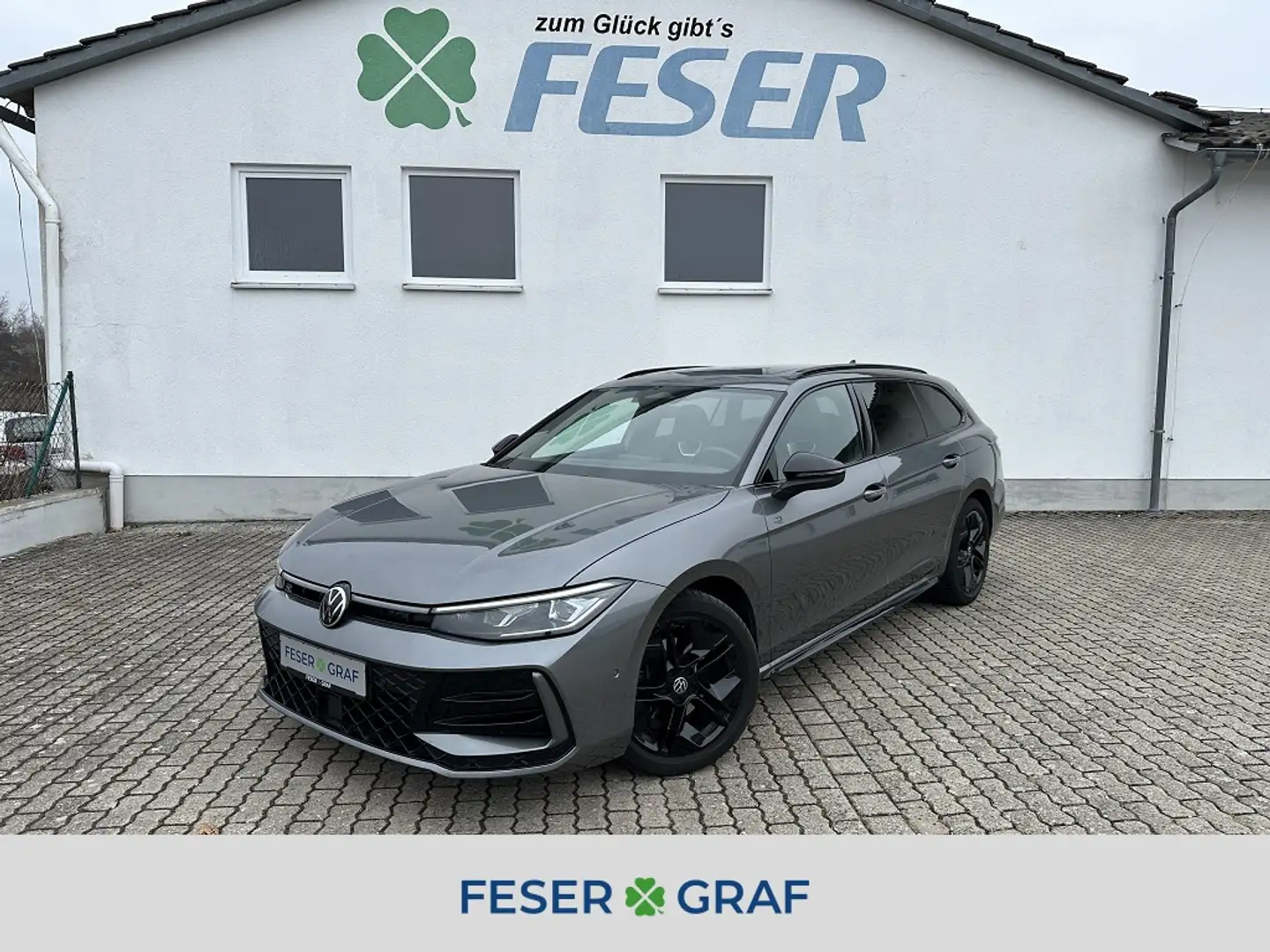 Volkswagen Passat Variant R-Line 2.0 TDI AHK BLACK STYLE PANO 18" I.Q LIGHT Grijs - 1