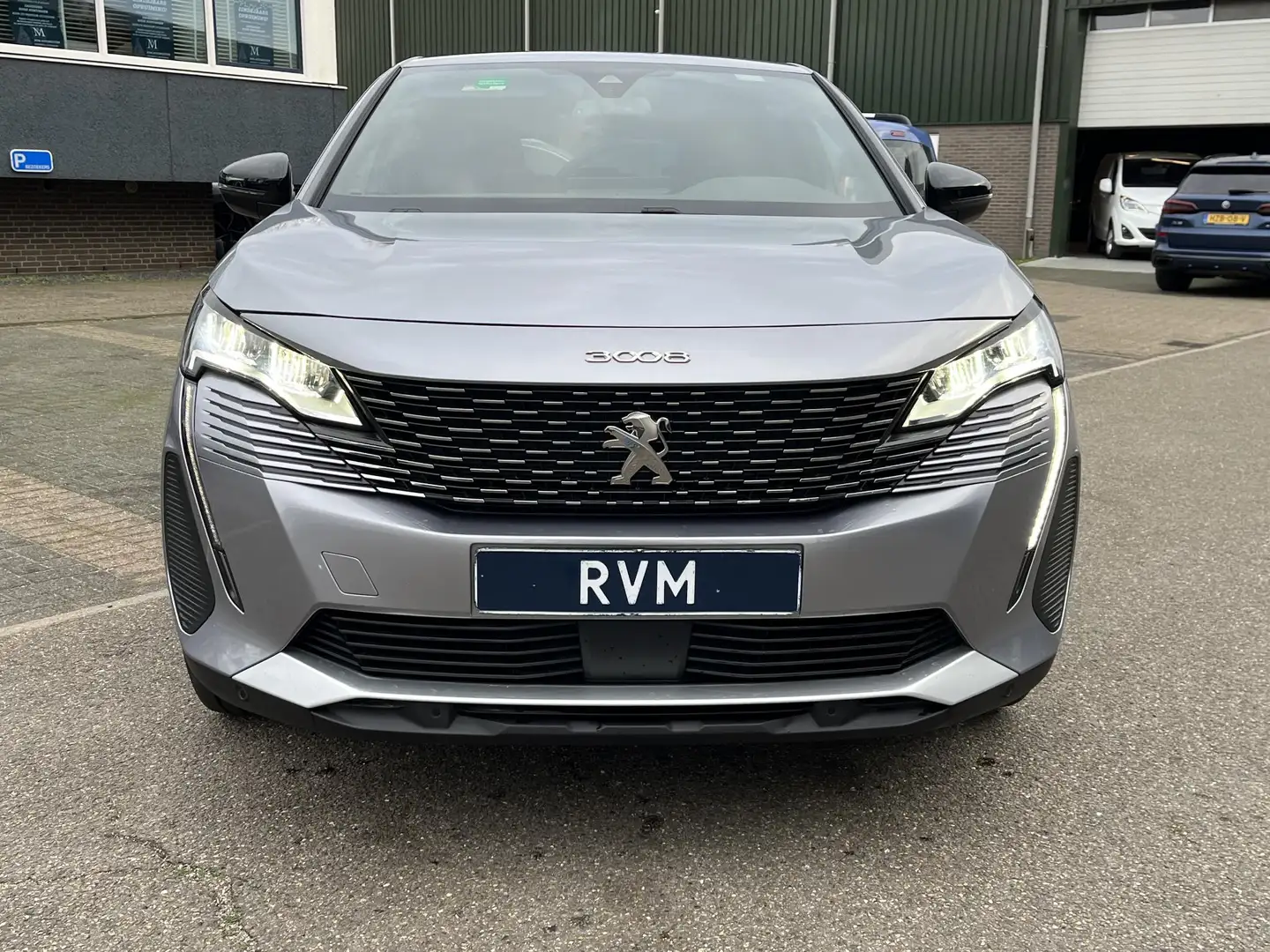 Peugeot 3008 1.6 HYbrid 180 Allure Pack Business VAN: €29.900,- Grau - 2