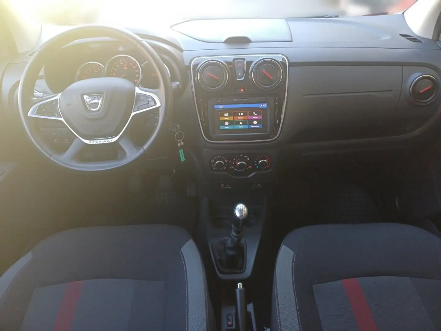 Dacia Lodgy Stepway Charisma dCi 115 Rot - 1