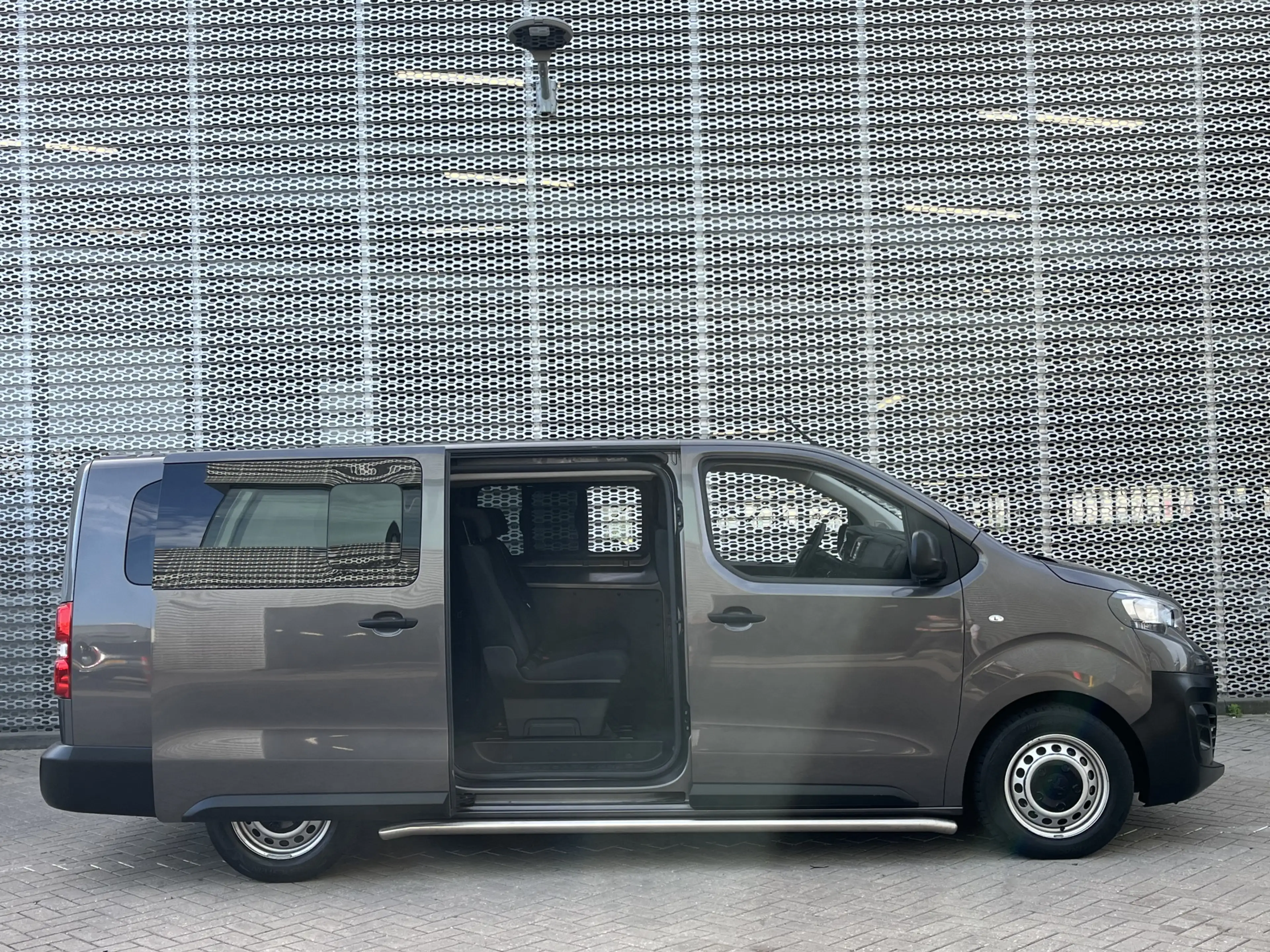 Peugeot e-Expert 75 kWh Long E-Traveller 9 persoons bus !! € 32995 — photo 15