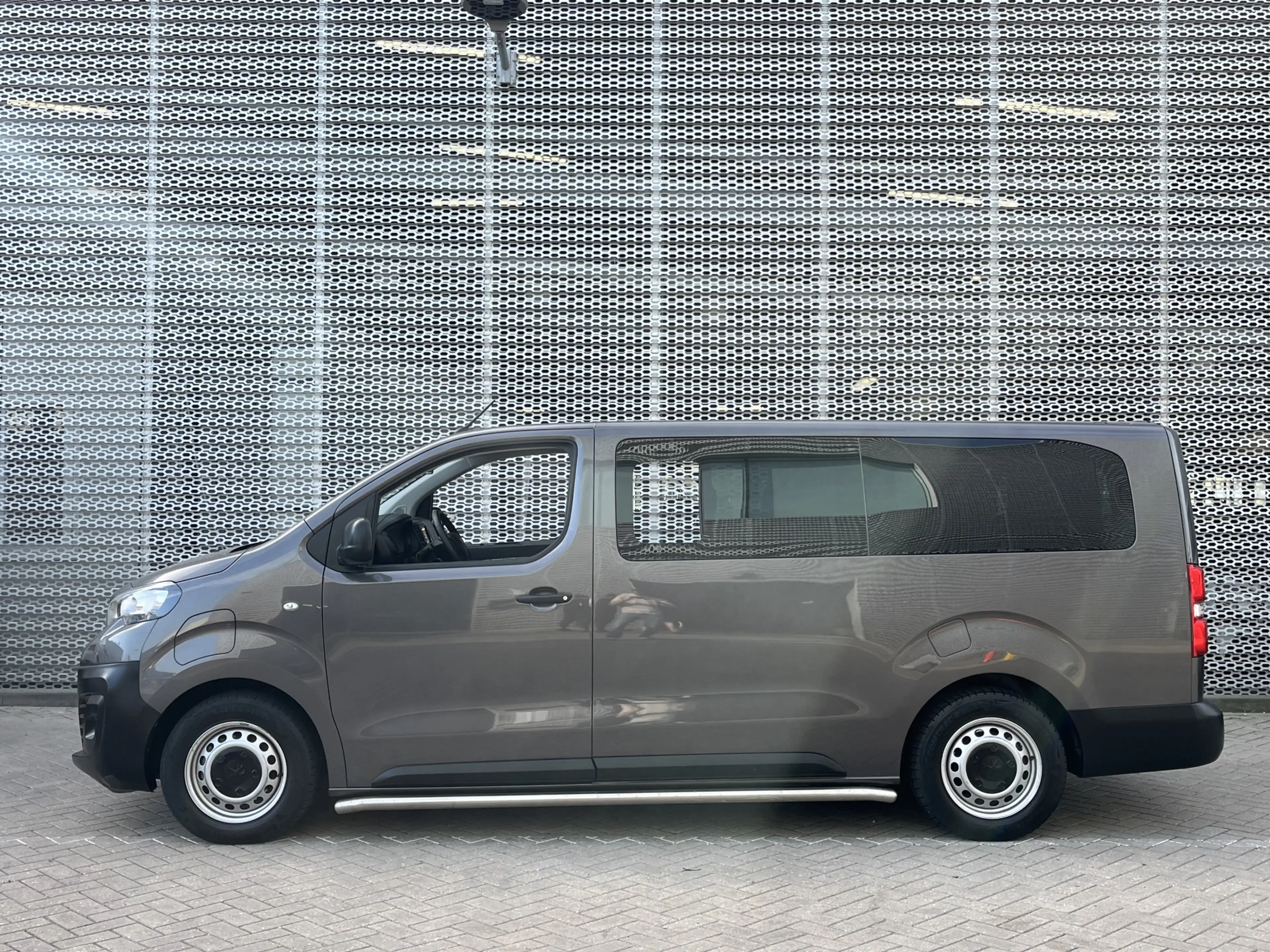 Peugeot e-Expert 75 kWh Long E-Traveller 9 persoons bus !! € 32995 — photo 14