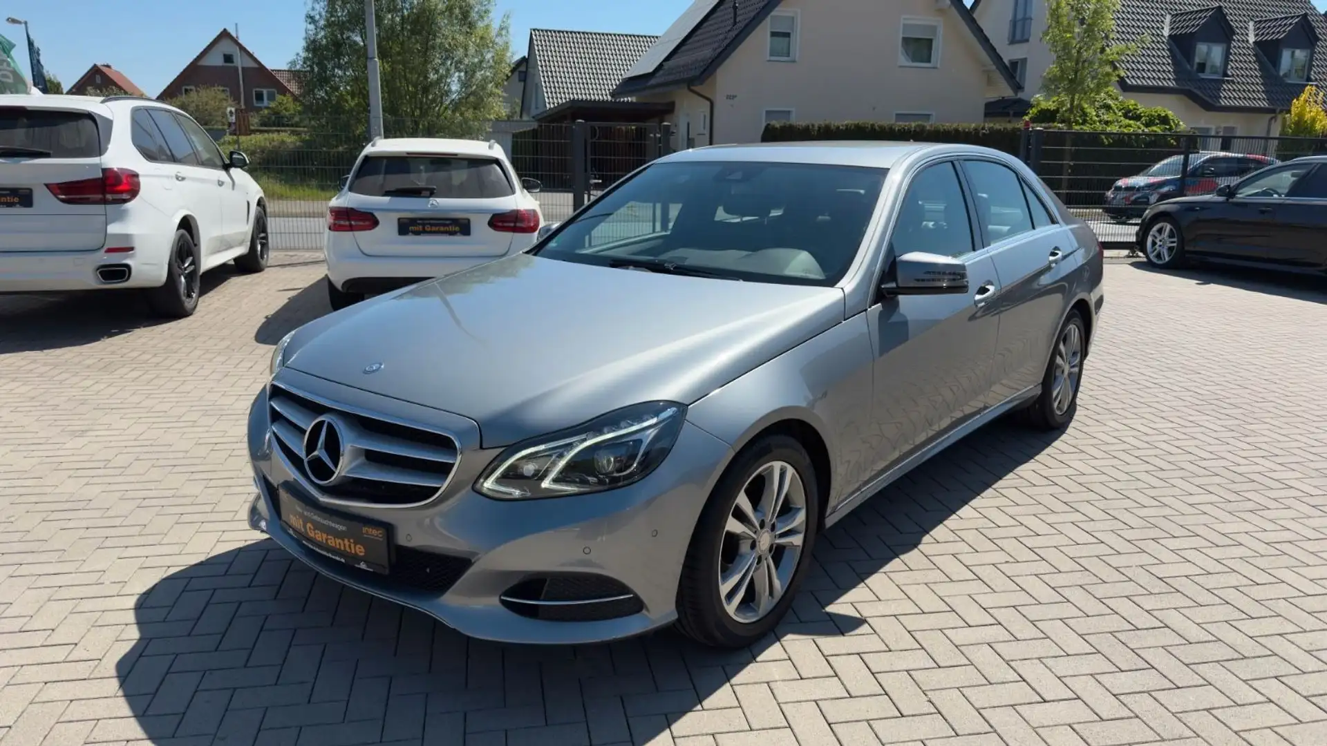 Mercedes-Benz E 200 CDI Lim. Avantgarde-LED-Navi-Automatik-LM Argent - 1