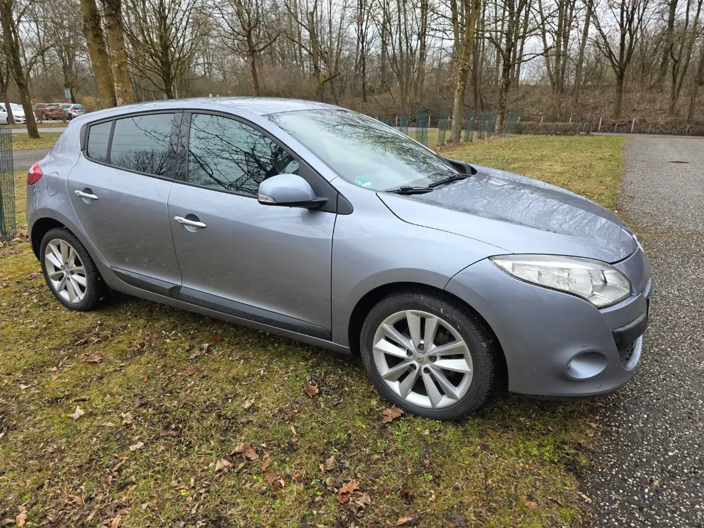 Renault Megane Megane Fließheck Diesel dCi 130 FAP Luxe Grau - 1