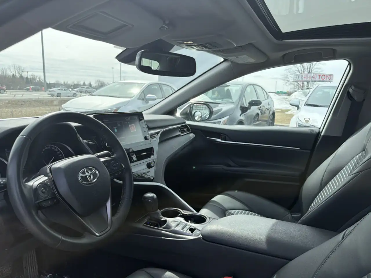 Toyota Camry снимка Toyota Camry