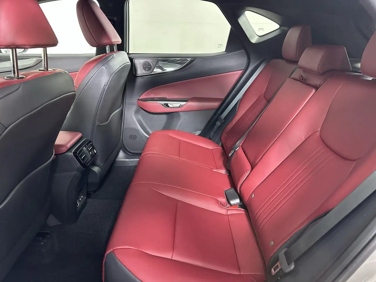 Lexus NX снимка Lexus NX