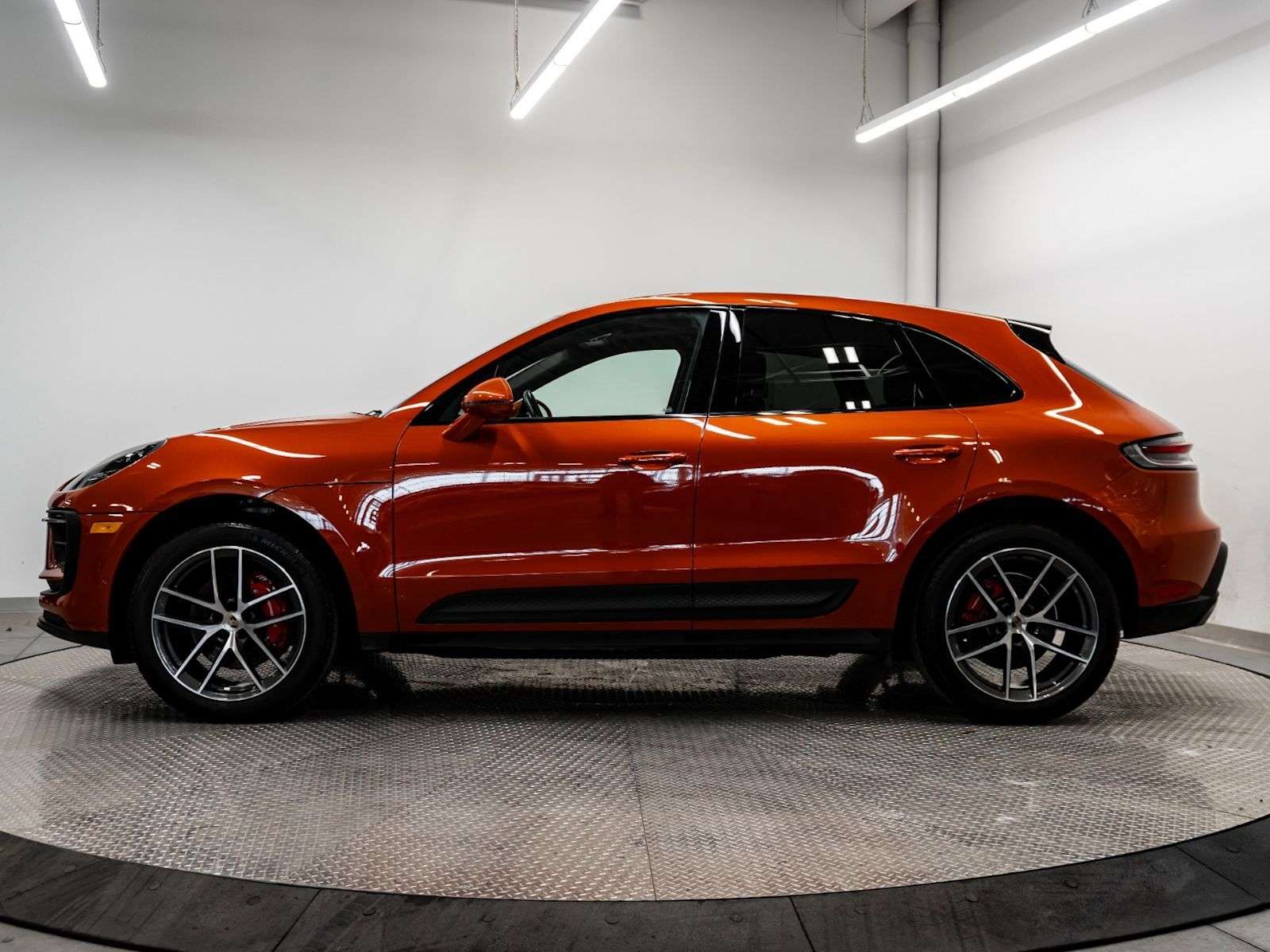 2023 Porsche Macan | No Accidents, Excellent Condition, Porsche Servi alt 2