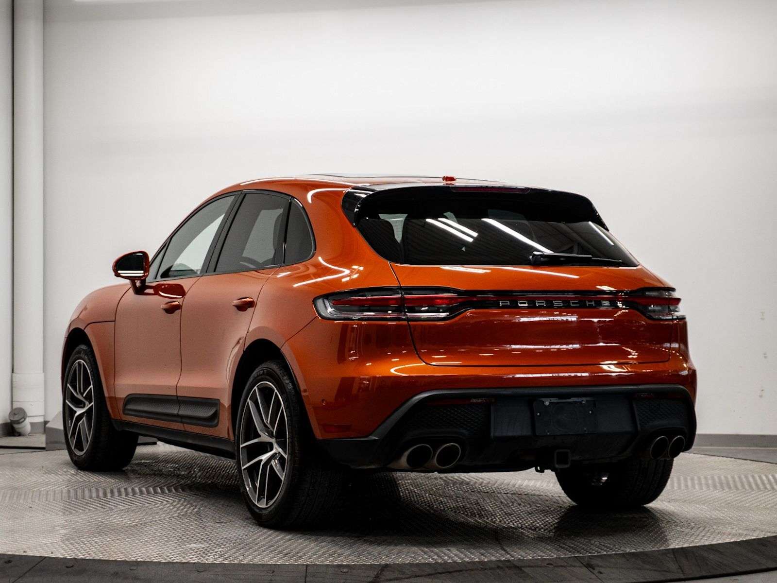 2023 Porsche Macan | No Accidents, Excellent Condition, Porsche Servi alt 3