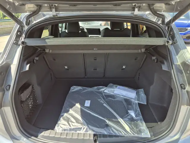 BMW 2 Series view 11