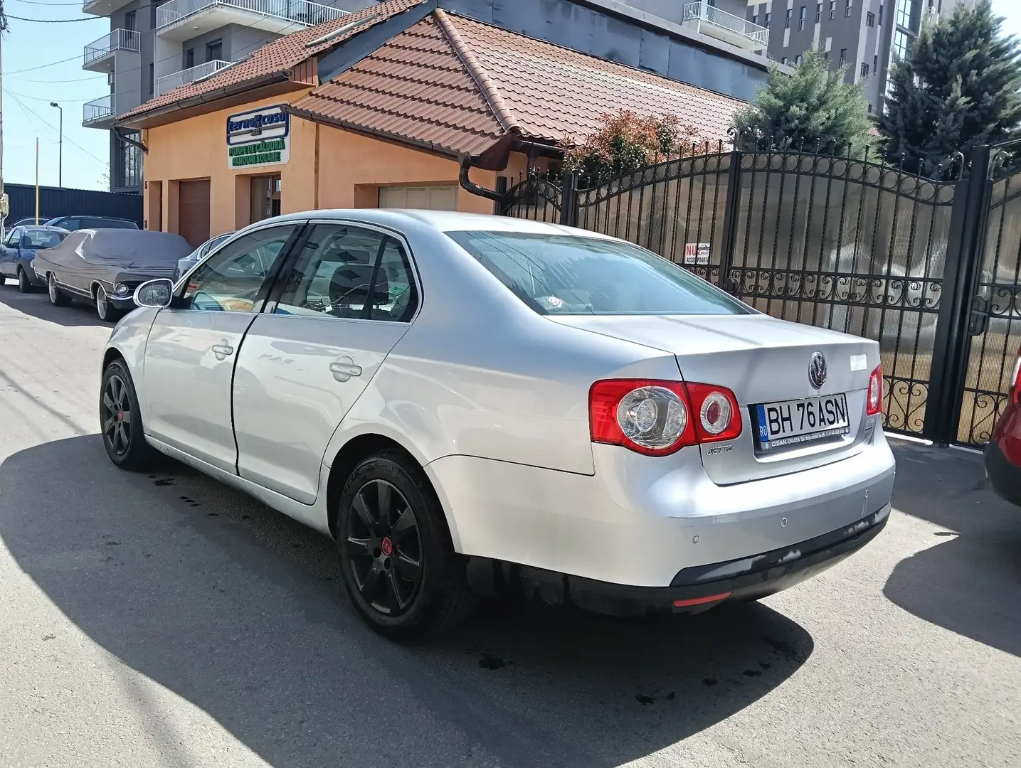 Volkswagen Jetta 2.0 TDI Comfortline - 1