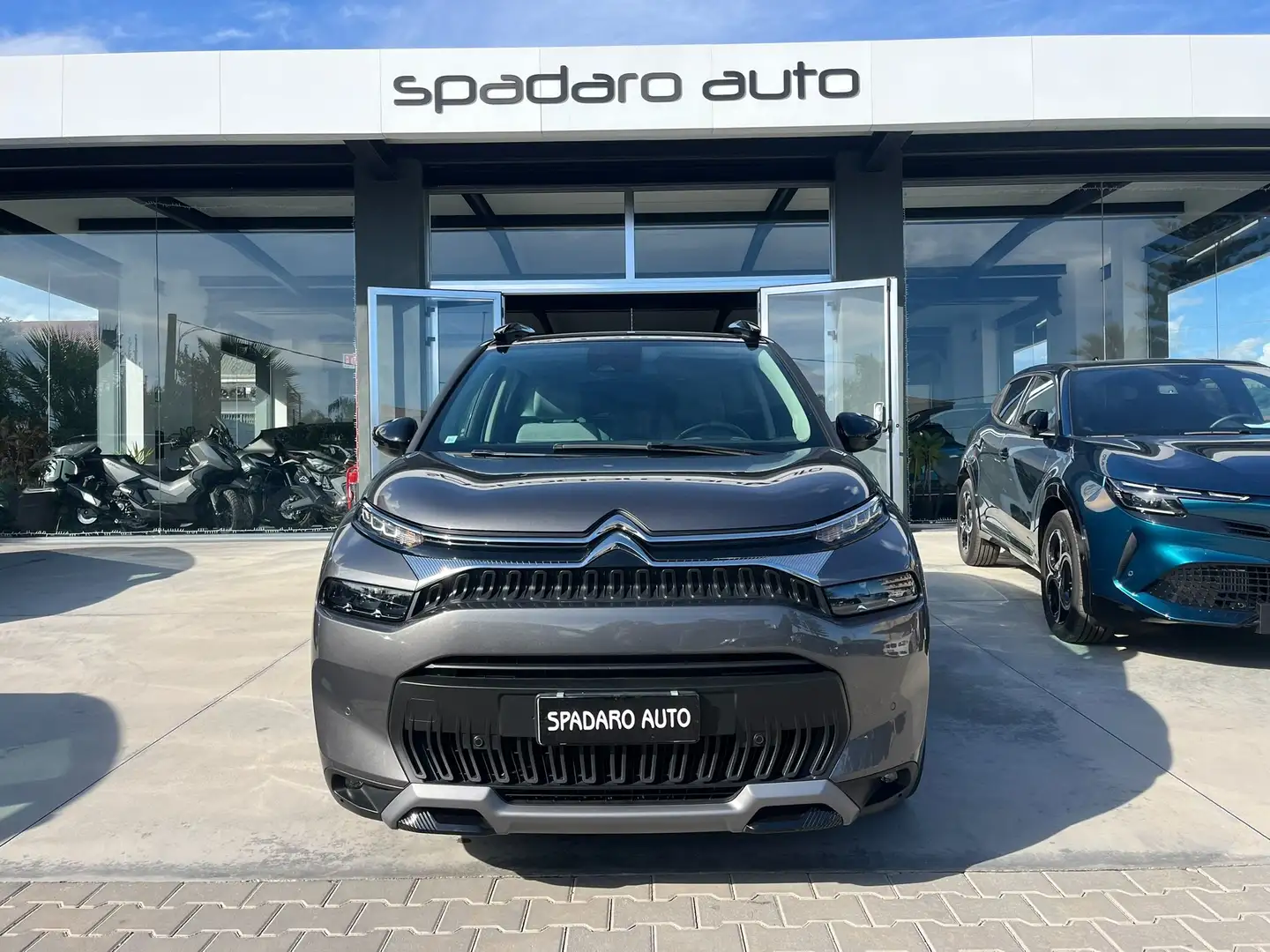 Citroen C3 Aircross C3 Aircross I 2021 1.5 bluehdi Shine Pack s Gris - 1