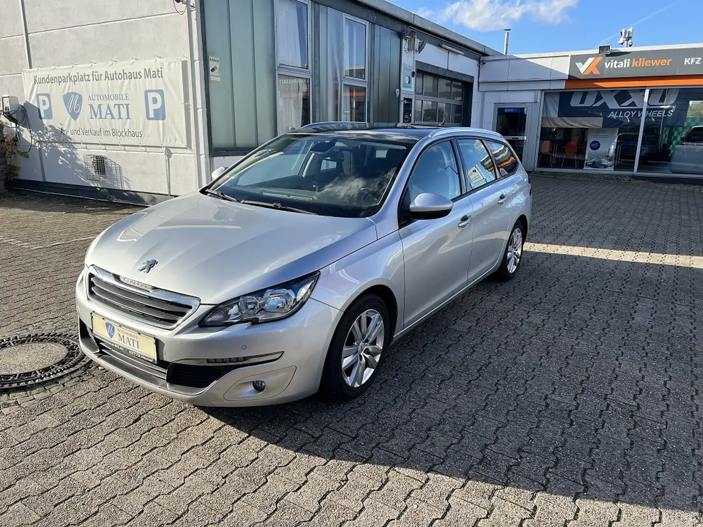 Peugeot 308 308 SW BlueHDi 120 EAT6 Stop & Start Business-Li - 1