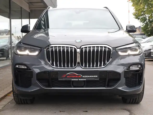 BMW X5 view 5