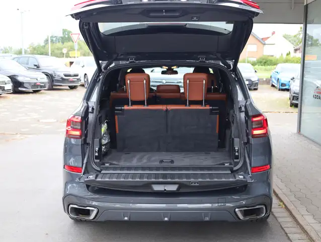 BMW X5 view 13