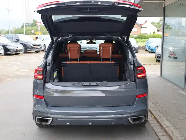 BMW X5 view 12