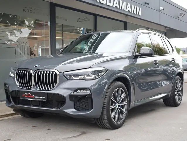 BMW X5 view 3