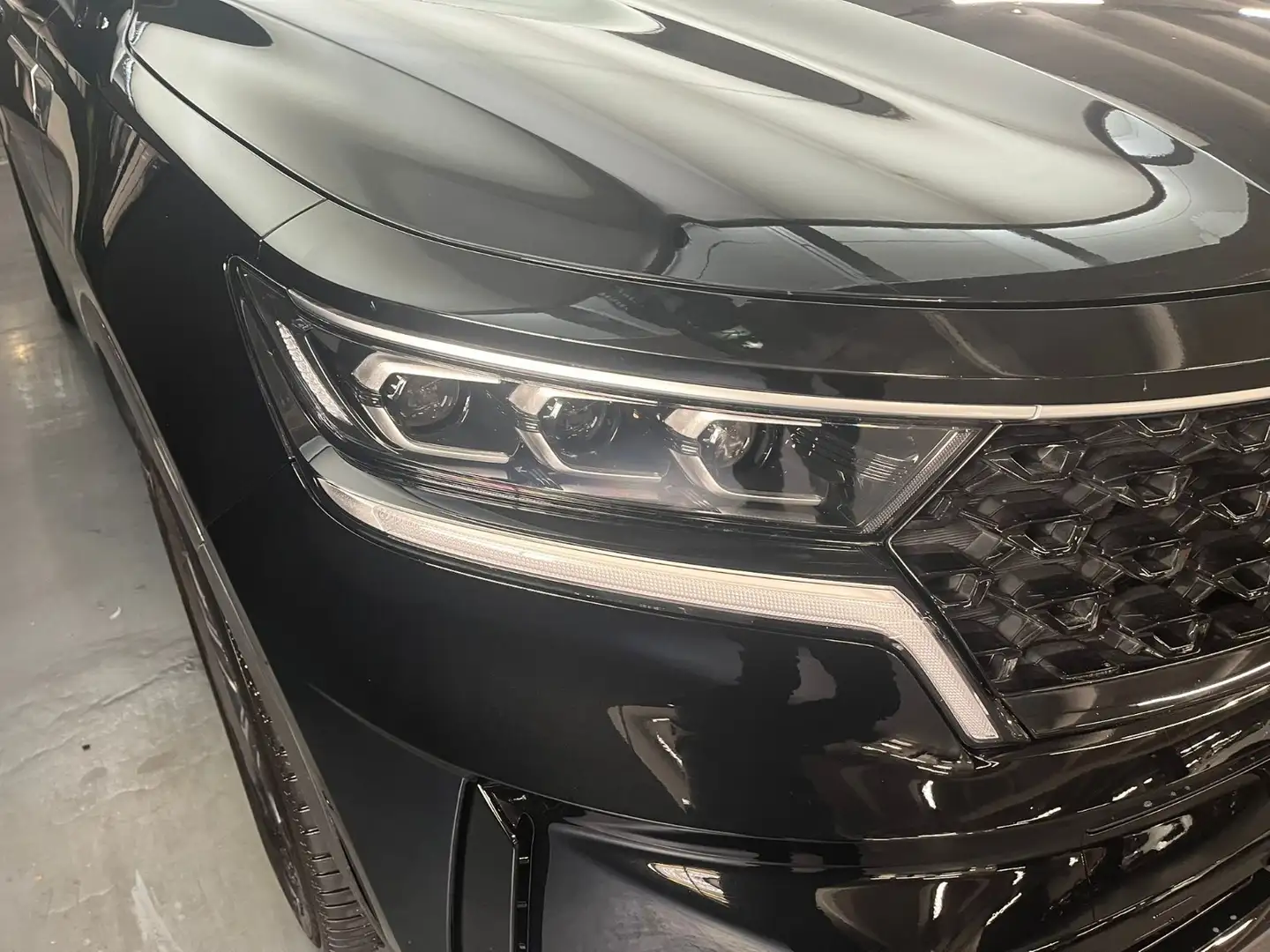 Kia Sorento IV 1.6 T-GDI PHEV 265 4X4 PREMIUM 7PL Fekete - 2