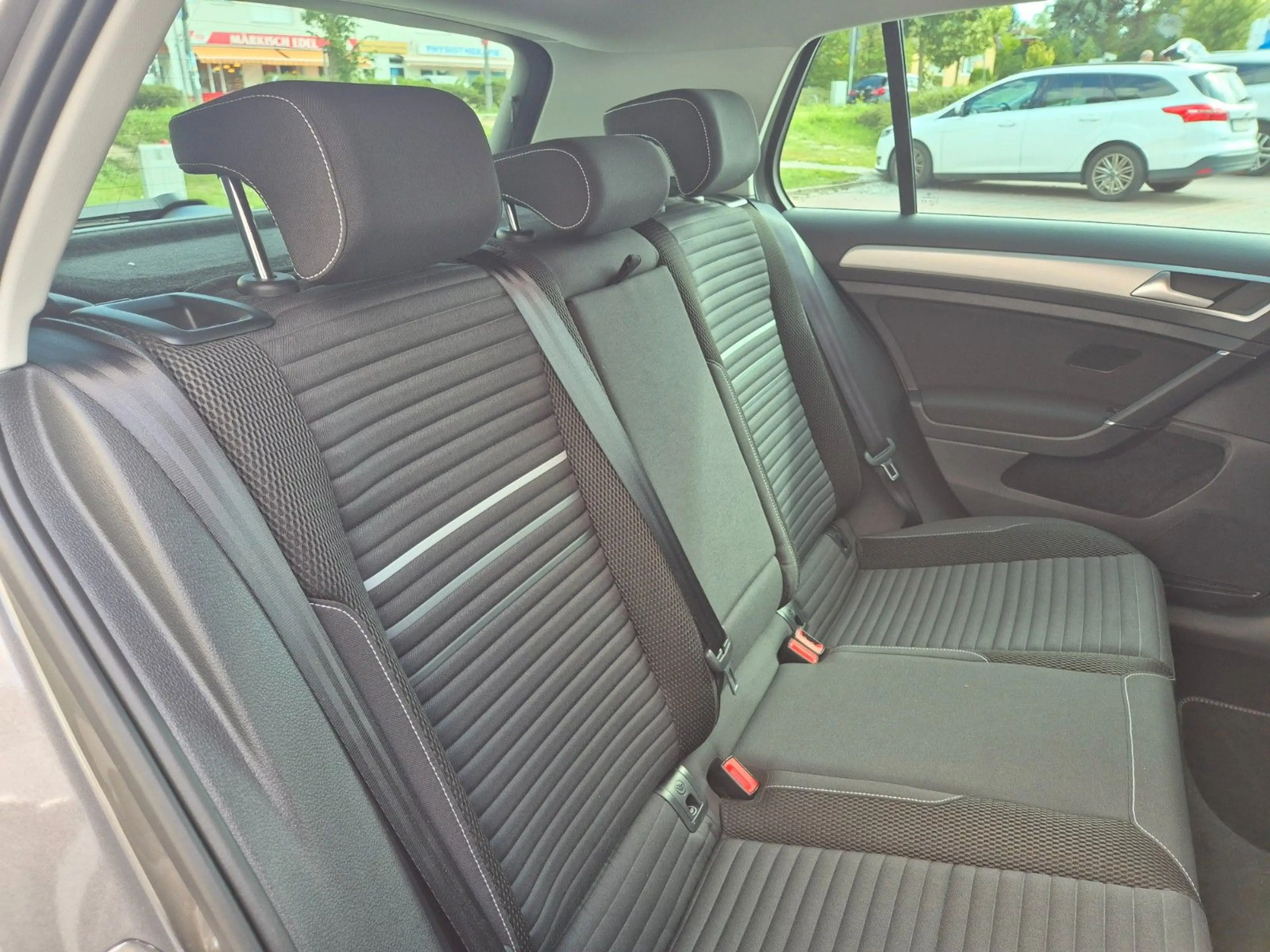 Volkswagen Golf VII Lim. - 1.HD - PARKPILOT - 60000 KM- PDC — photo 7