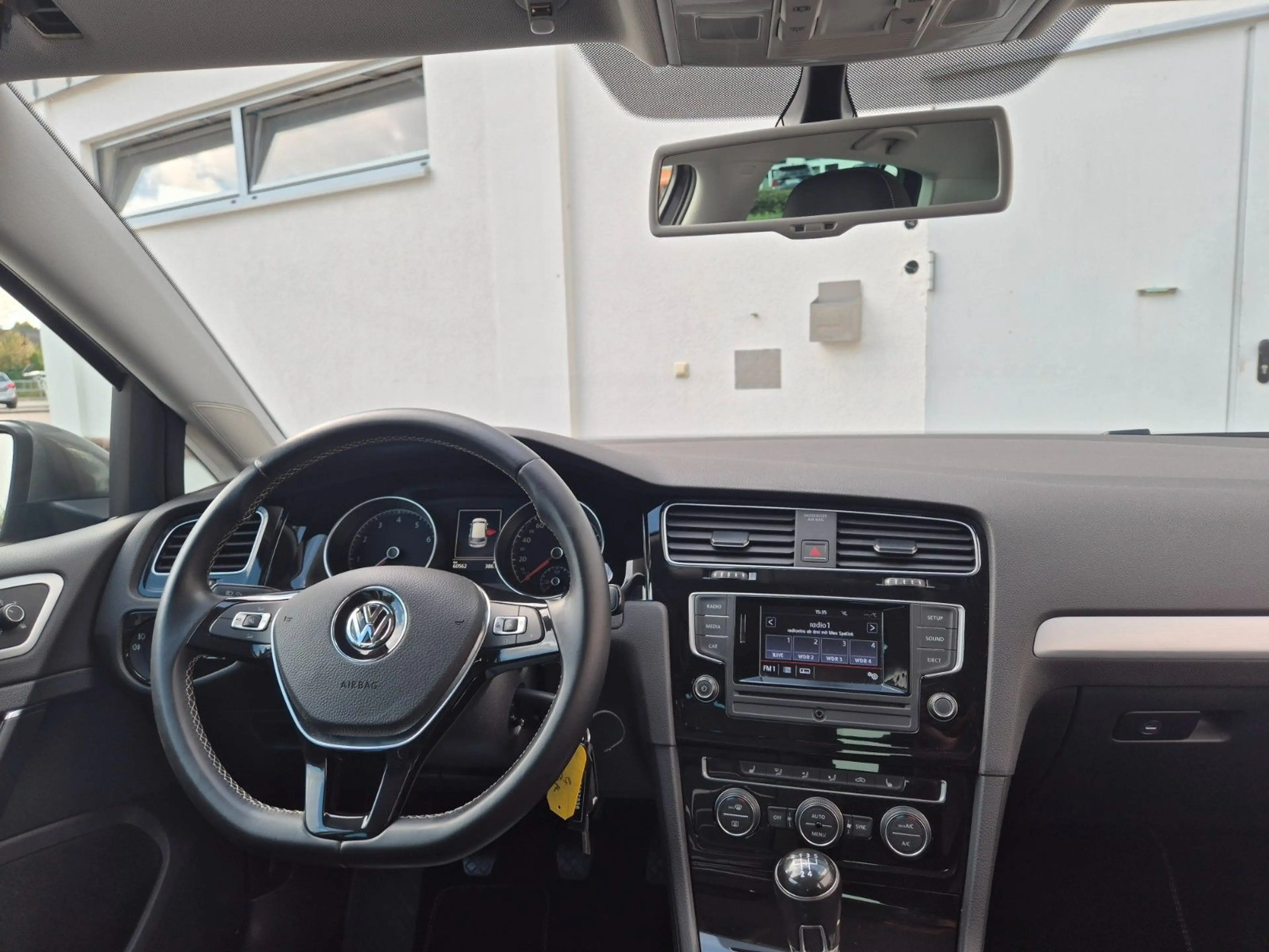Volkswagen Golf VII Lim. - 1.HD - PARKPILOT - 60000 KM- PDC — photo 5