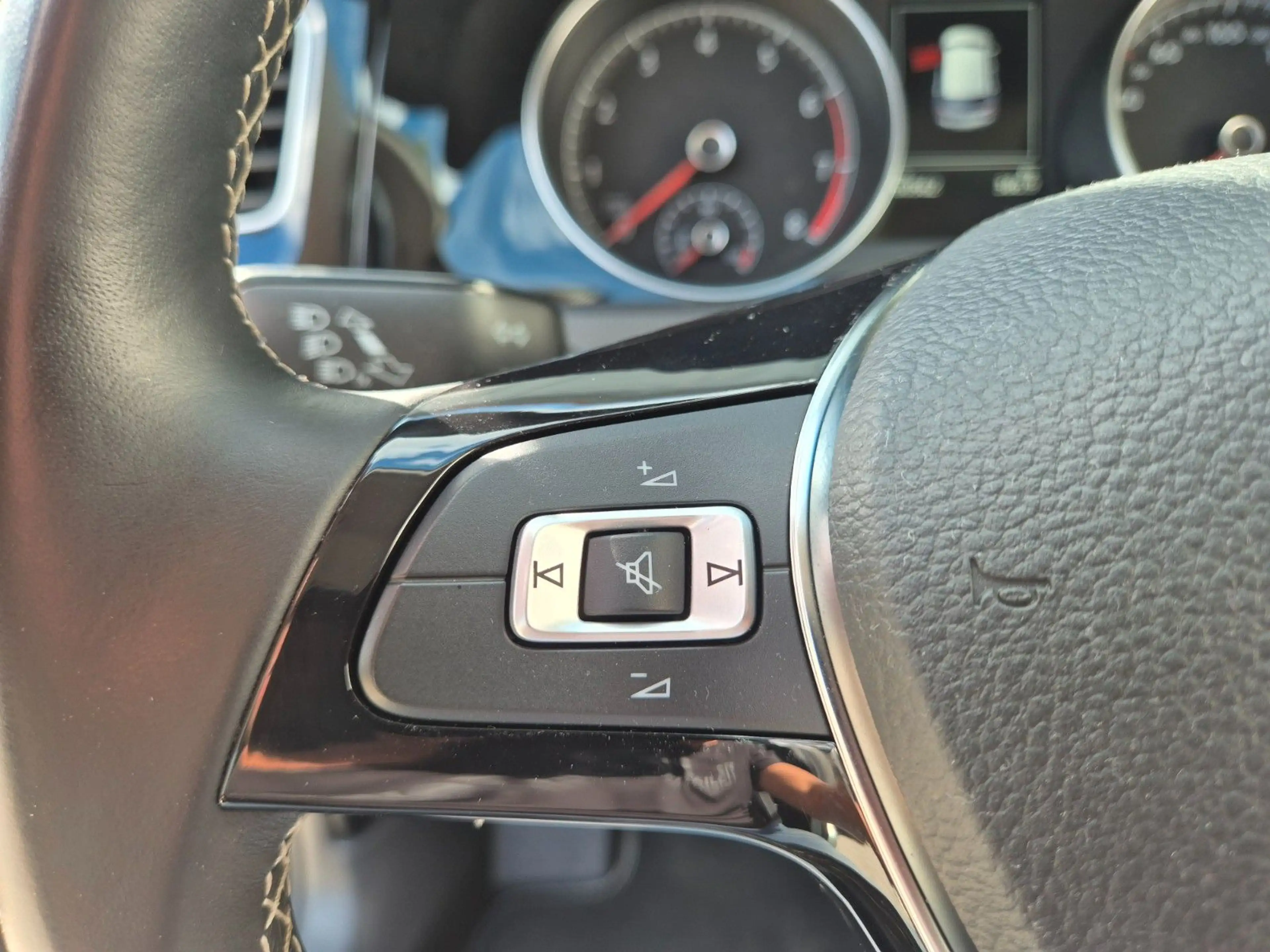 Volkswagen Golf VII Lim. - 1.HD - PARKPILOT - 60000 KM- PDC — photo 13