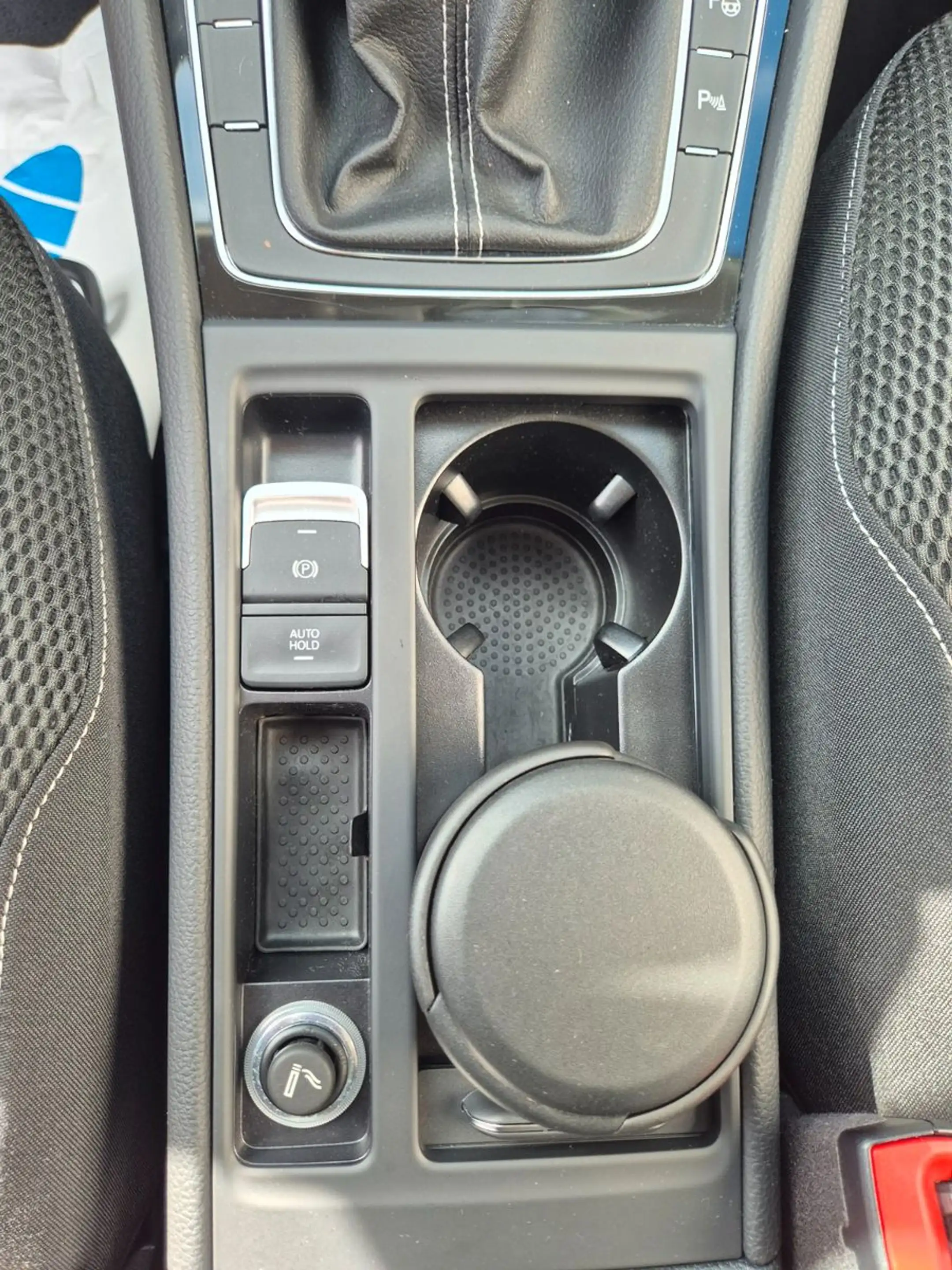 Volkswagen Golf VII Lim. - 1.HD - PARKPILOT - 60000 KM- PDC — photo 12