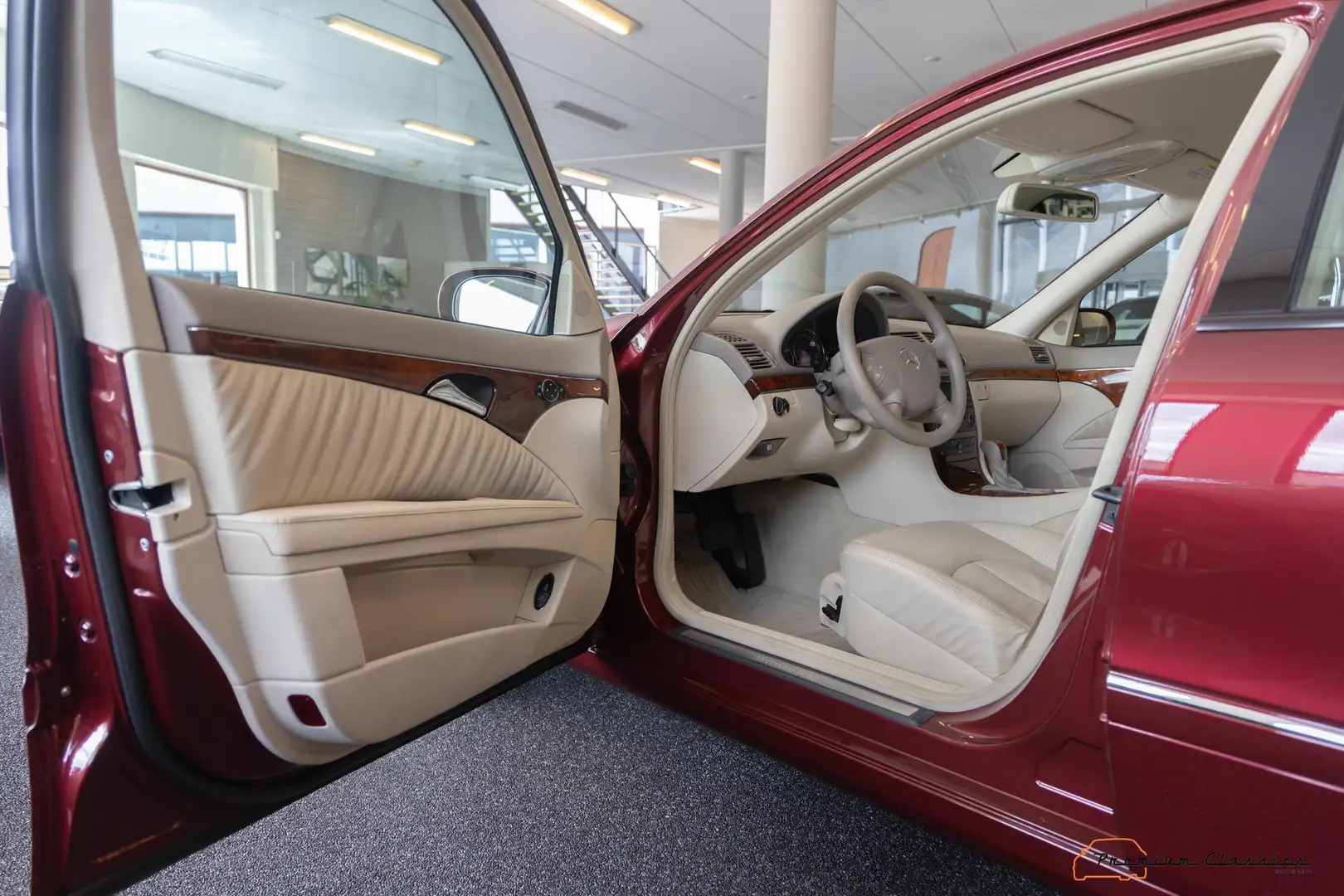Mercedes-Benz E 320 Elegance W211 | 99.000KM | ABC-Suspension | Seat V Rouge - 2