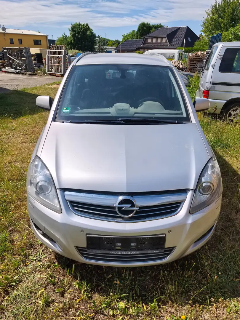 Opel Zafira Family Plus MOTORSCHADEN !!! Grau - 2