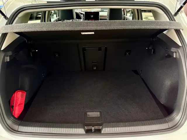 Volkswagen Golf view 6