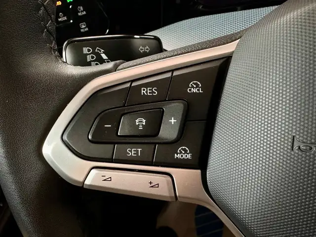 Volkswagen Golf view 14