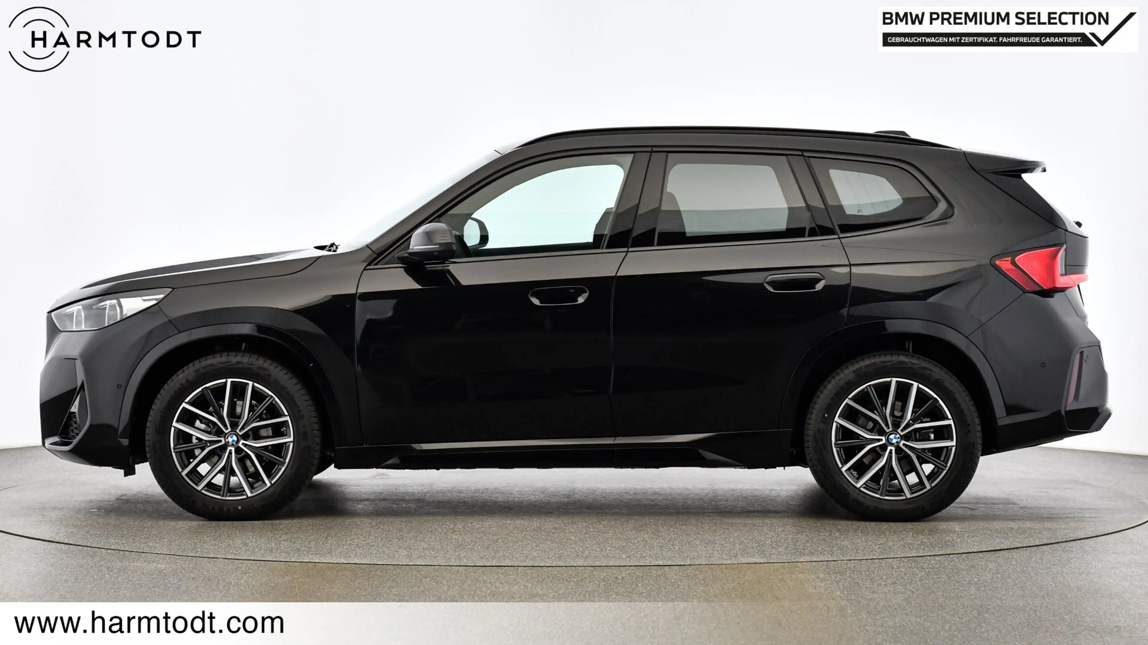 BMW iX1 eDrive20 *M-Sport / AHK / 3,99% Fixzins* — photo 3