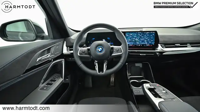 BMW Ix1 view 10