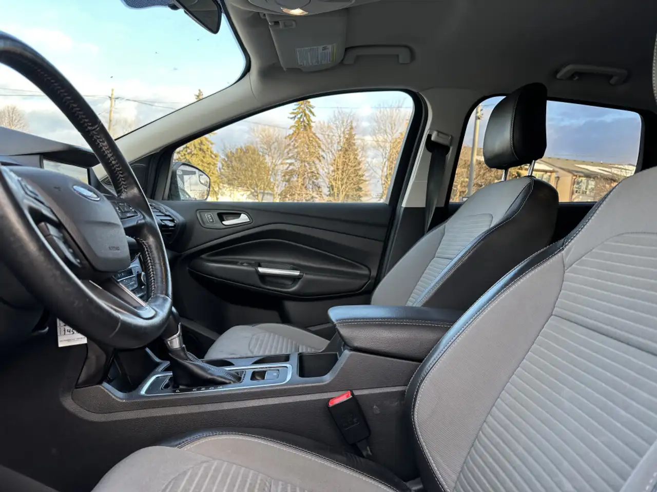 Ford Escape снимка Ford Escape