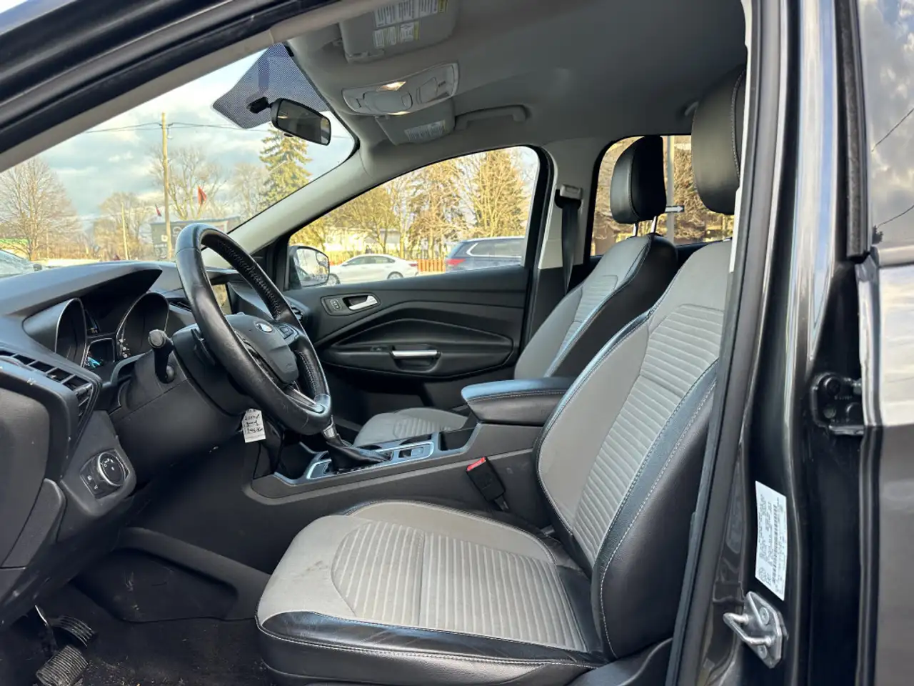 Ford Escape снимка Ford Escape