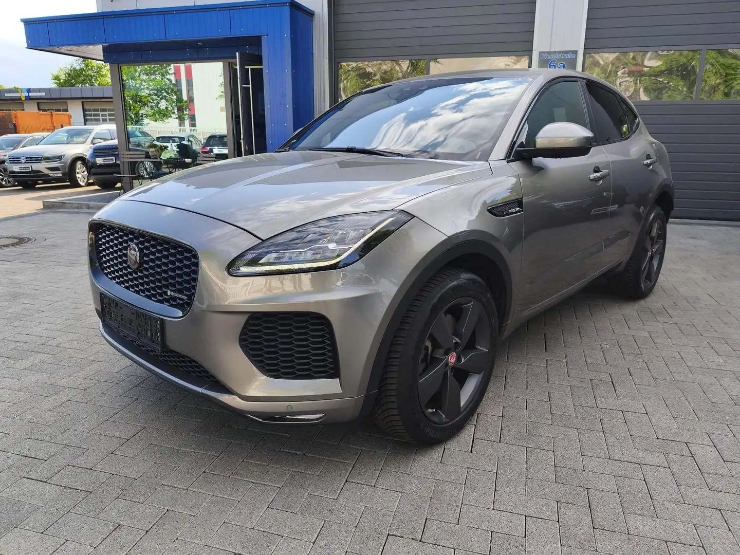 Jaguar E-Pace AWD R-Dynamic S LED/AHK/Carplay/Leder/Kam/SHZ Silber - 1