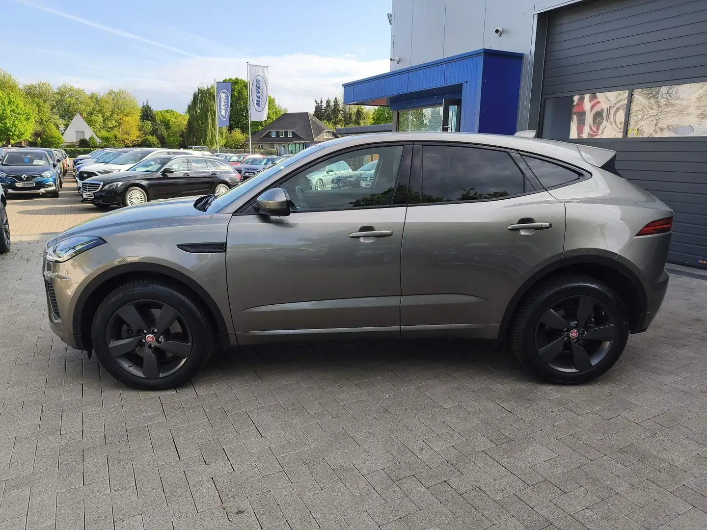 Jaguar E-Pace AWD R-Dynamic S LED/AHK/Carplay/Leder/Kam/SHZ Silber - 2